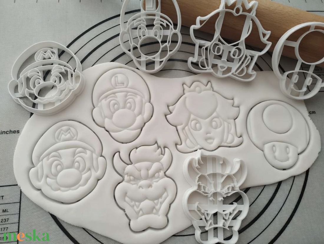 Super Mario süteménykiszúró szett � 5 db 3D nyomtatott formázó (Mario, Luigi, Bowser, Peach, Toad) - otthon & életmód - konyhafelszerelés, tálalás - sütés, főzés - sütikiszúró - Meska.hu