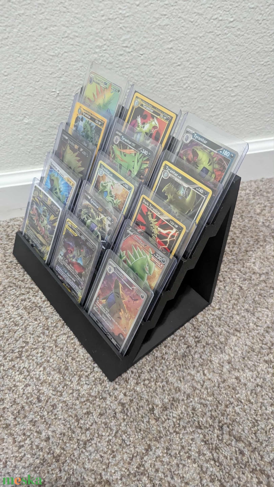 3D nyomtatott kártyatartó állvány � Top Loader kijelző állvány TCG gyűjtőknek - otthon & életmód - tárolás & rendszerezés - íróasztali tároló - Meska.hu