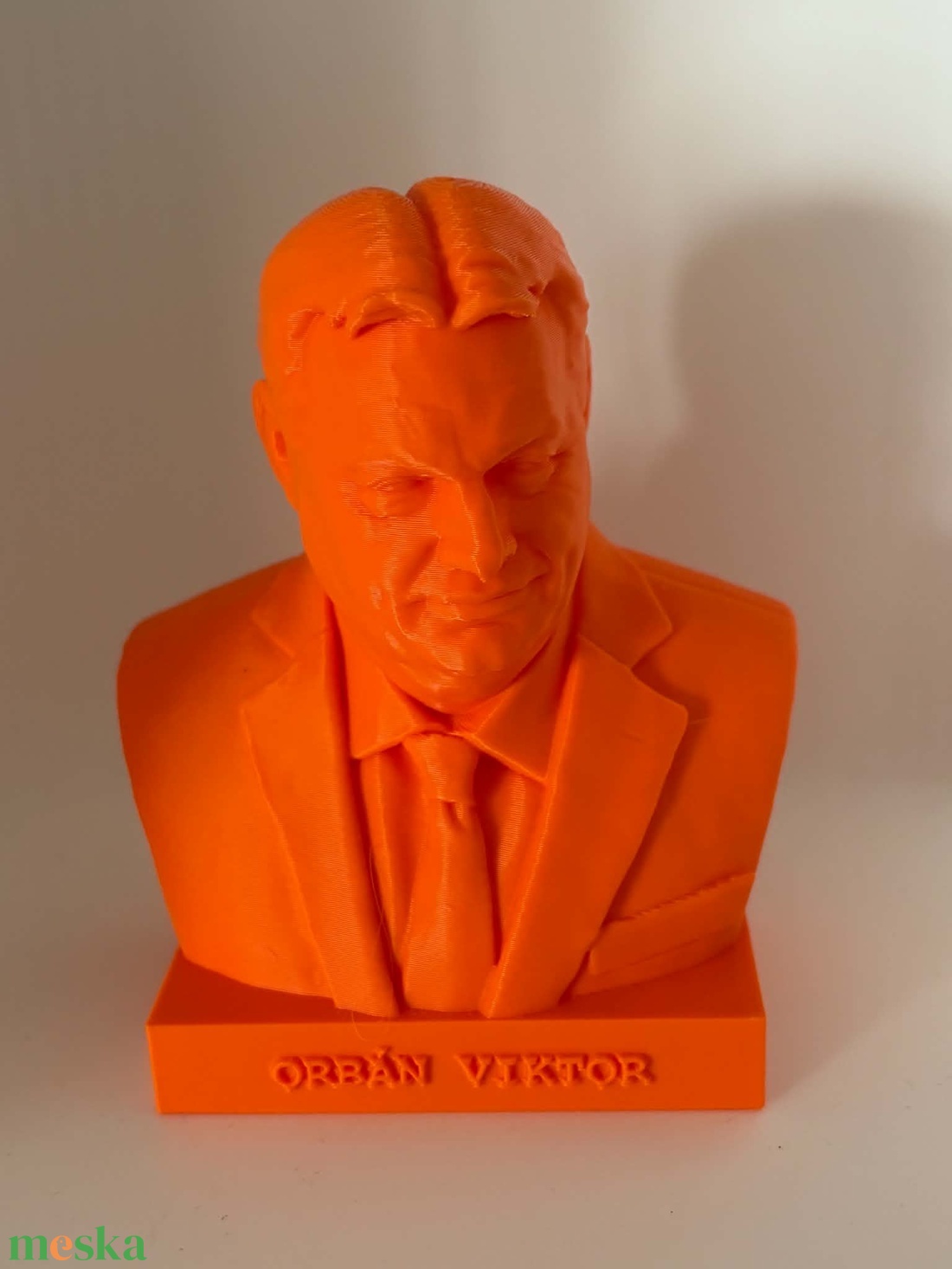 Orbán Viktor 3D nyomtatott szobor � Egyedi kézműves dísztárgy és ajándék - otthon & életmód - dekoráció - asztal és polc dekoráció - könyvszobor - Meska.hu