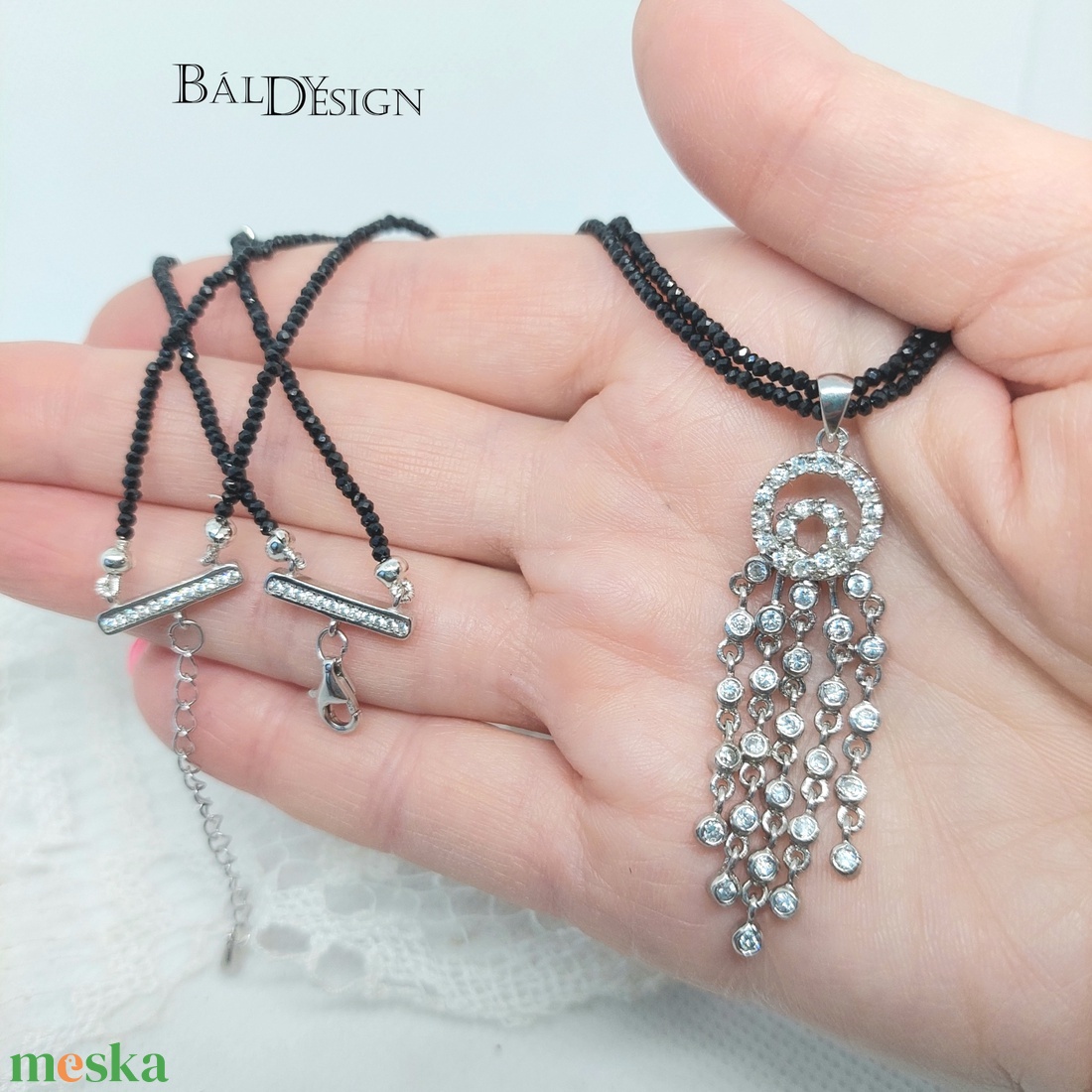Fekete spinel nyaklánc ezüst medállal - ékszer - nyaklánc - gyöngyös nyaklánc - Meska.hu Fekete spinel nyaklánc ezüst medállal - ékszer - nyaklánc - gyöngyös nyaklánc - Meska.hu
