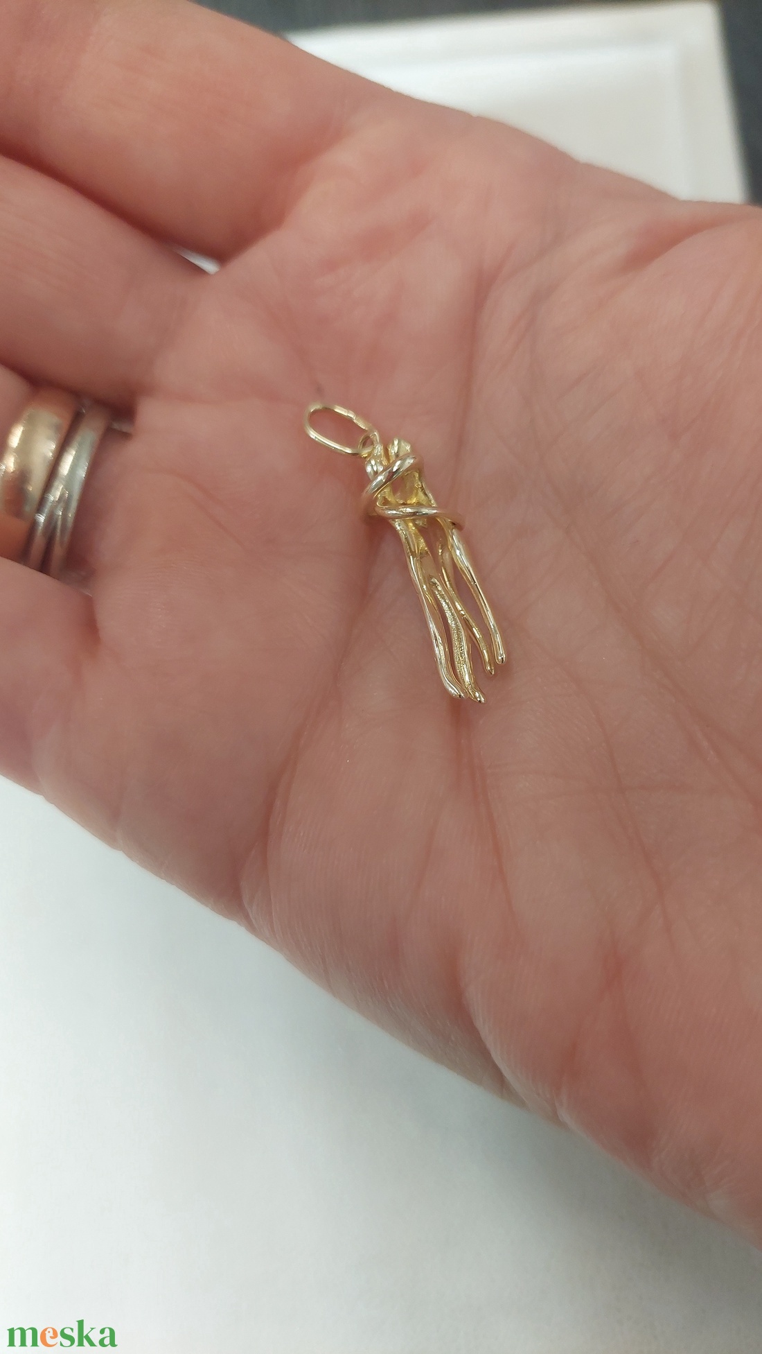 Arany ölelés medál - ékszer - nyaklánc - medál - Meska.hu