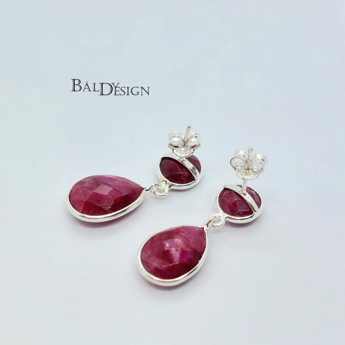 Ezüst rubin fülbevaló - ékszer - fülbevaló - lógó fülbevaló - Meska.hu