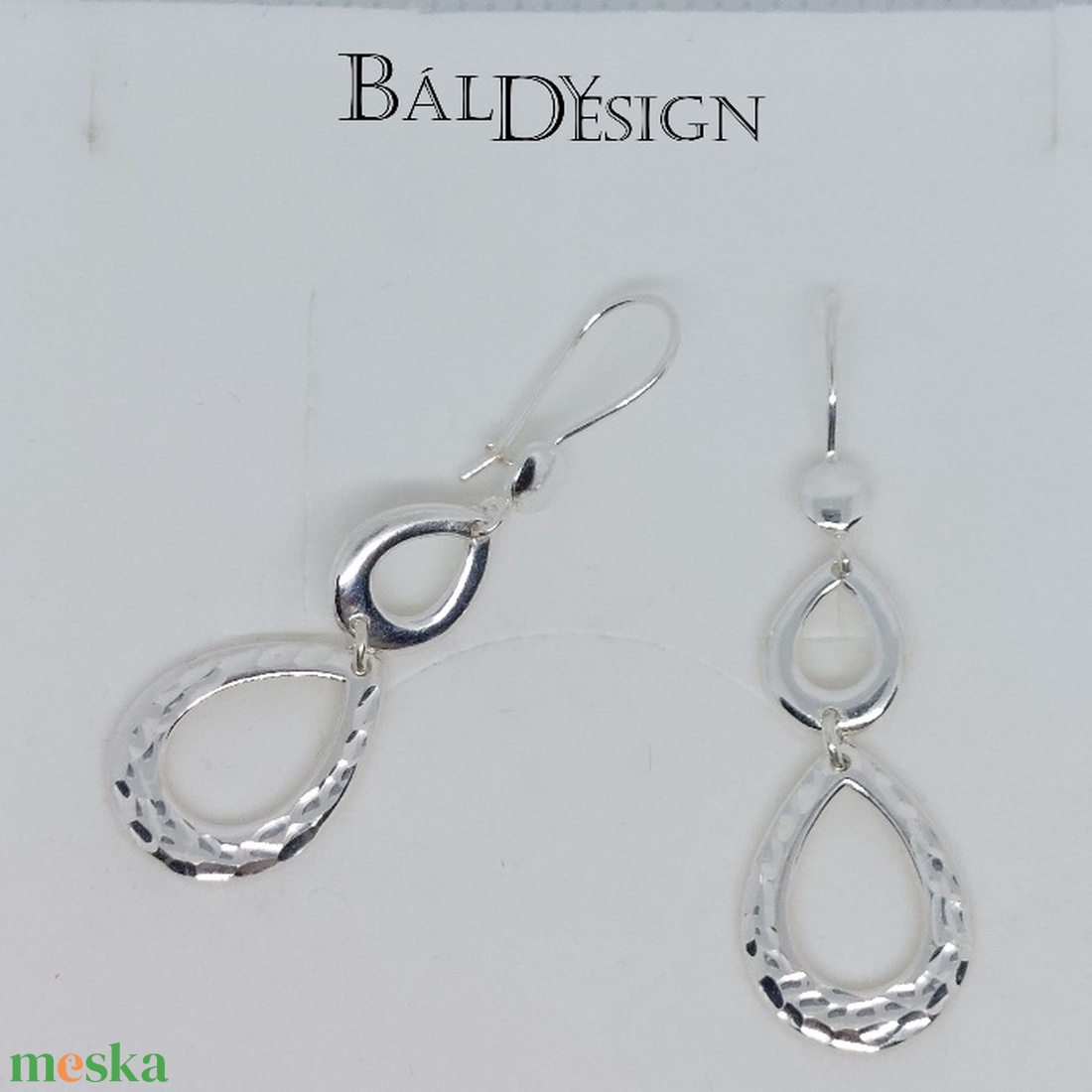 Ezüst csepp alakú lógós fülbevaló - ékszer - fülbevaló - lógó csepp fülbevaló - Meska.hu