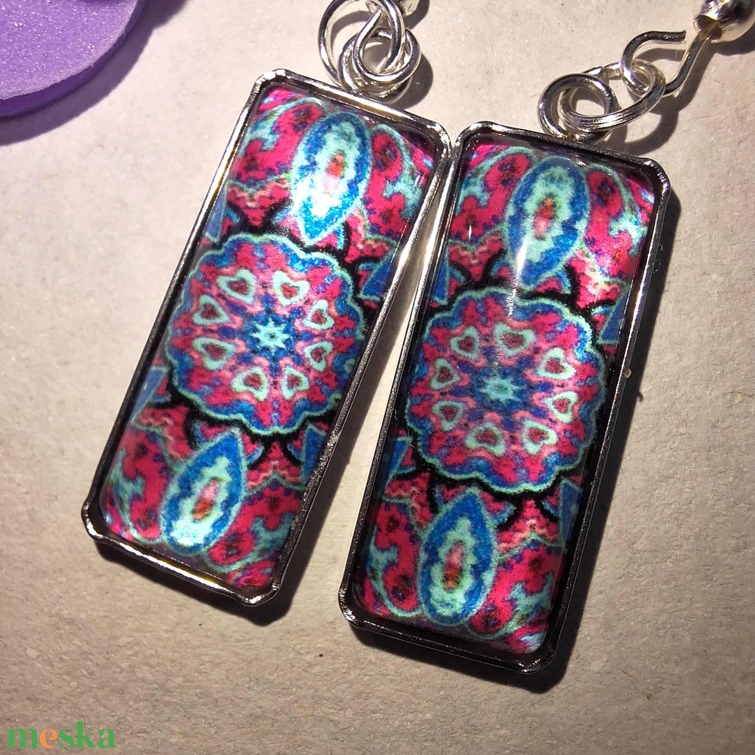 Pink-Türkiz Mandala Fülbevaló - Feltűnő, téglalap alakú kaboson fülönfüggő - ékszer - fülbevaló - lógó fülbevaló - Meska.hu