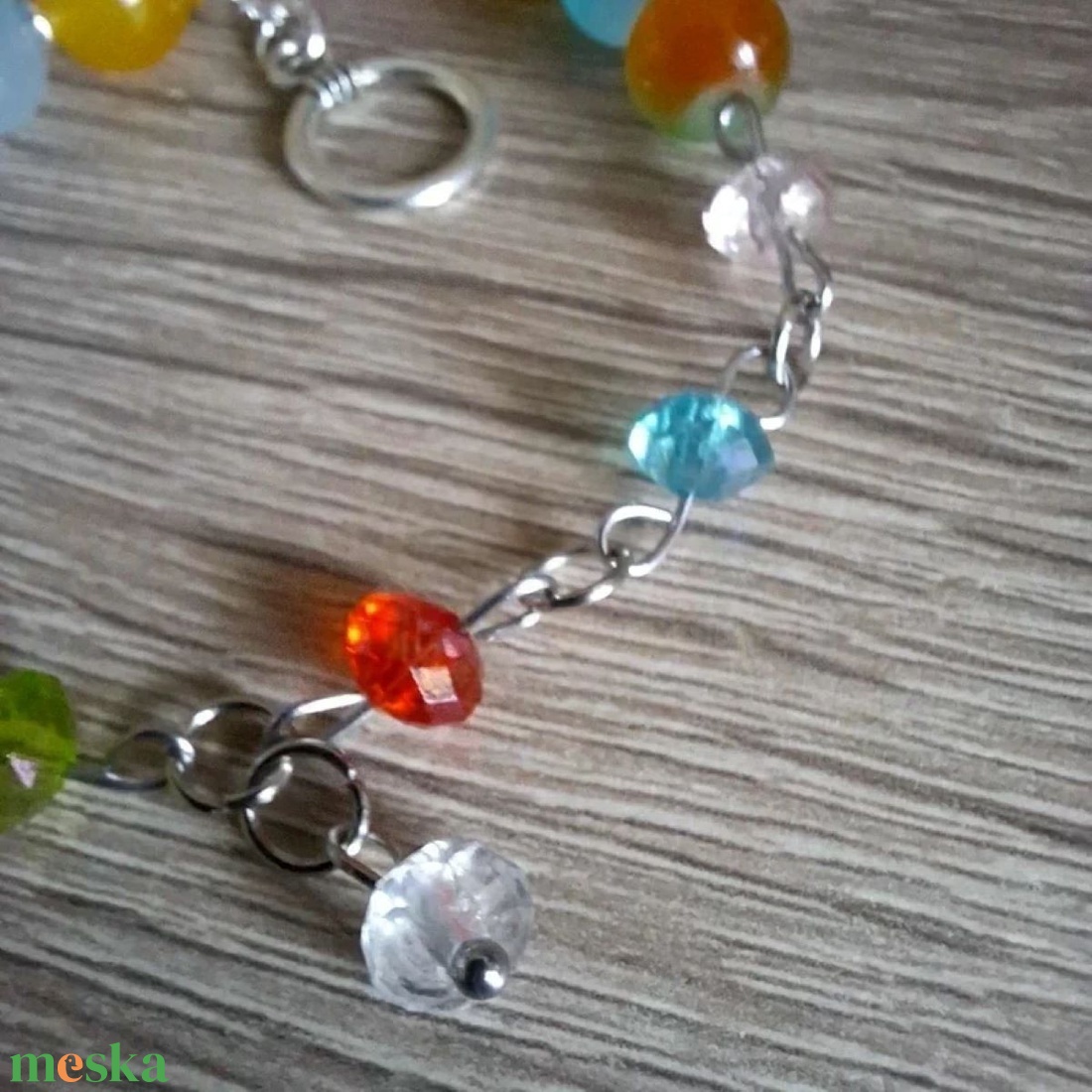 Szivárvány színű gyöngy karkötő - ékszer - karkötő - gyöngyös karkötő - Meska.hu