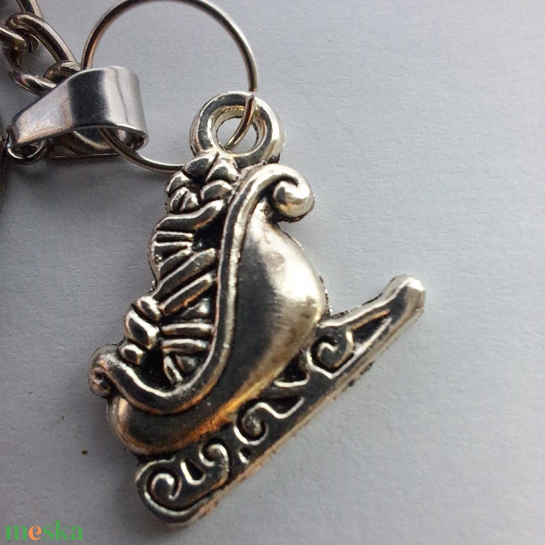 Karácsonyi Hóember Kulcstartó Szánkó Medállal - táska & tok - kulcstartó & táskadísz - kulcstartó - Meska.hu