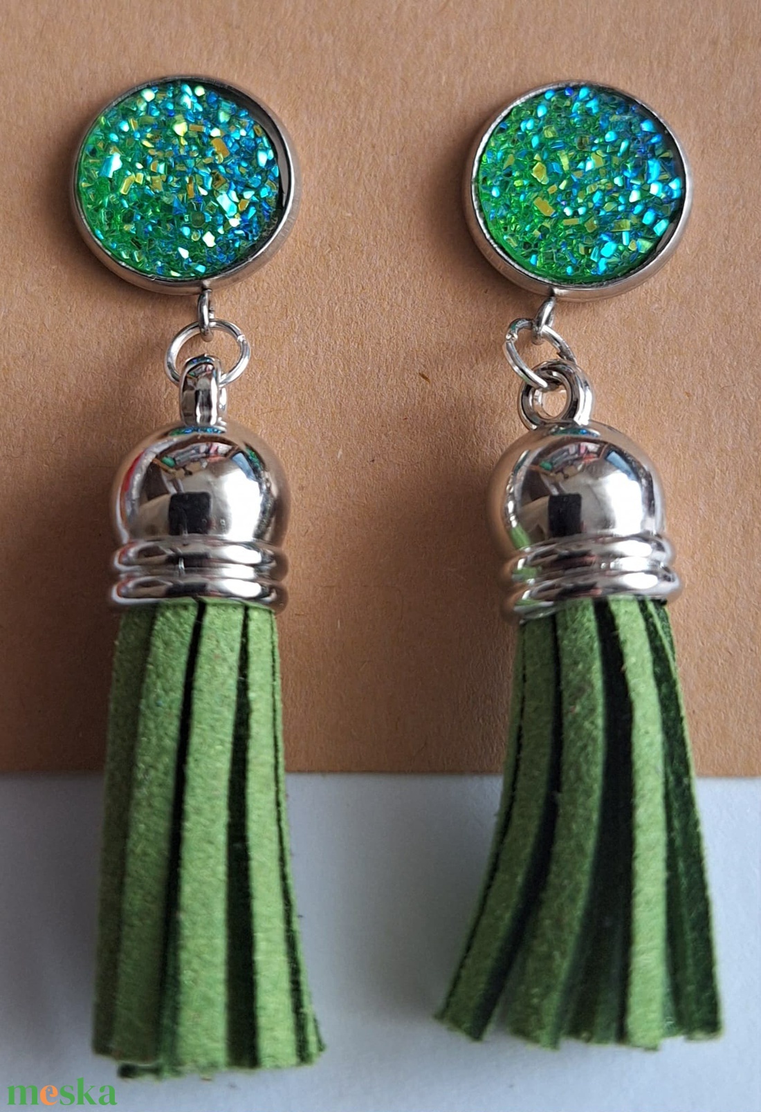 Smaragd Zöld Bojtos Fülbevaló - ékszer - fülbevaló - lógó fülbevaló - Meska.hu