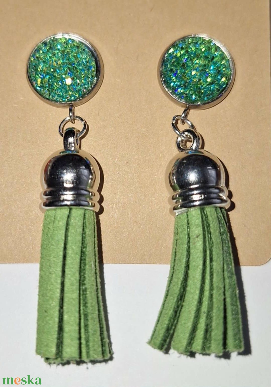 Smaragd Zöld Bojtos Fülbevaló - ékszer - fülbevaló - lógó fülbevaló - Meska.hu