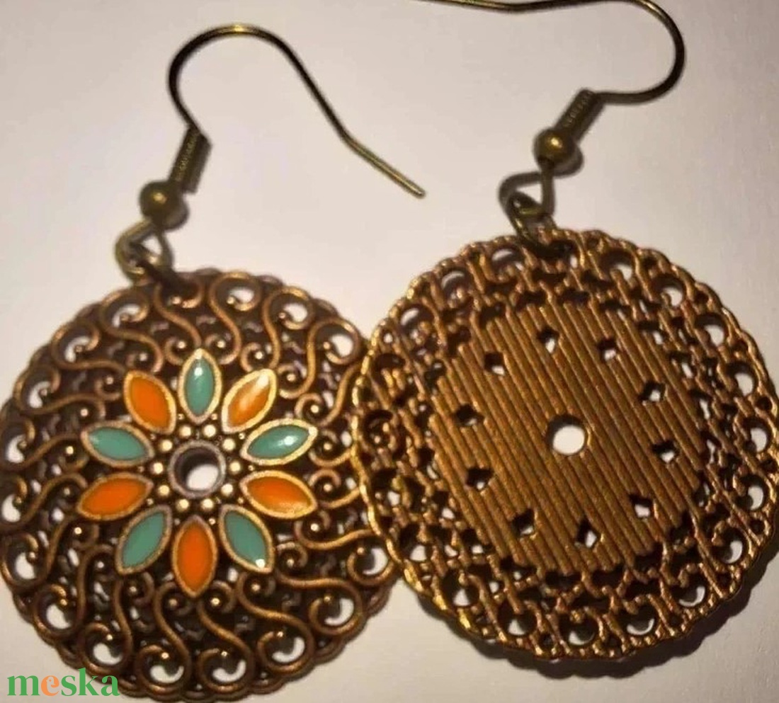 Fülbevaló - narancssárga és türkiz színekkel - ékszer - fülbevaló - lógó fülbevaló - Meska.hu