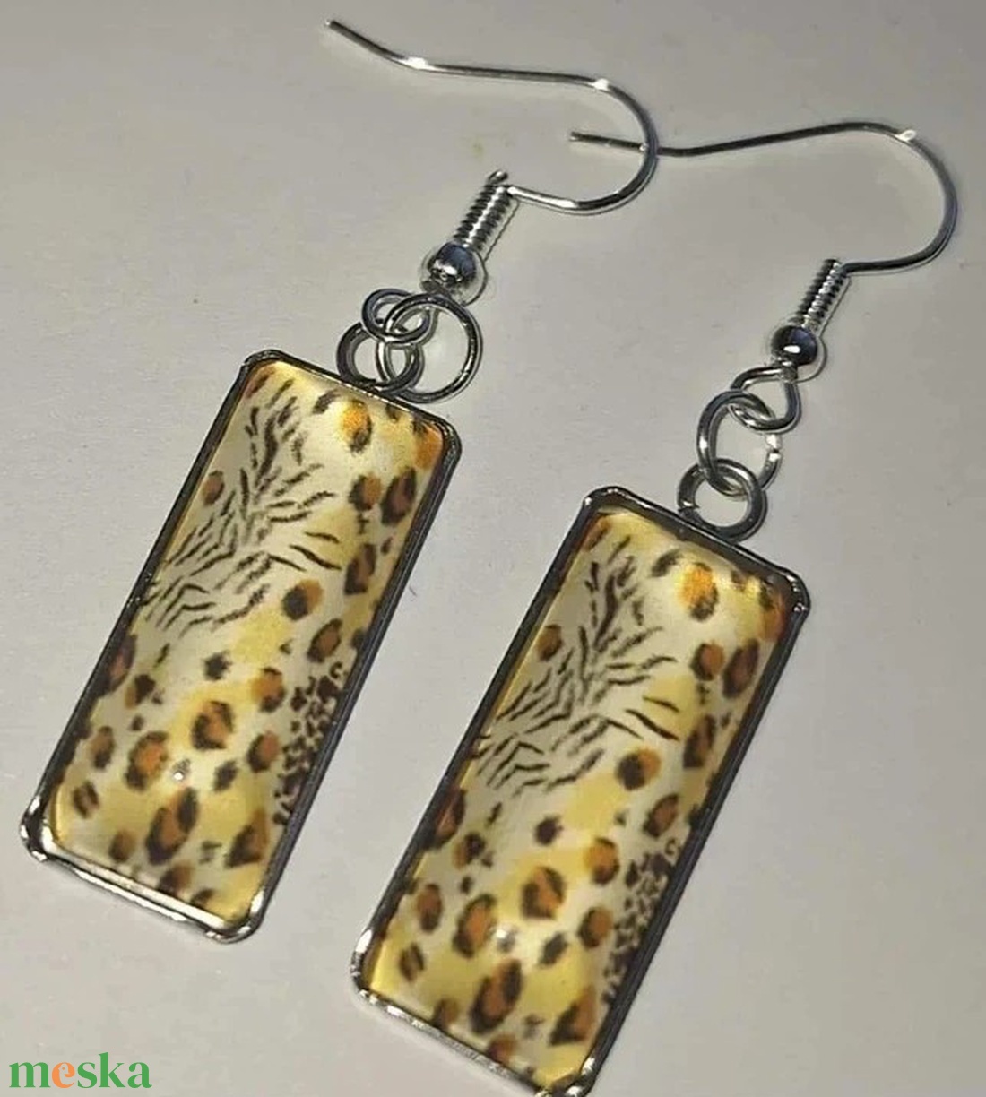 Lógós Fülbevaló - Vegyes Vadmintával - ékszer - fülbevaló - lógó fülbevaló - Meska.hu