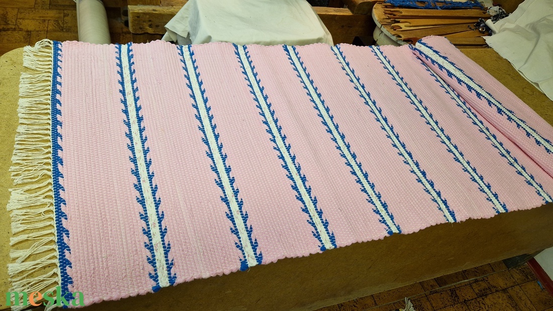 Rózsaszín rongyszőnyeg kék rozmaring mintával. - otthon & lakás - lakástextil - szőnyeg - szövött szőnyeg - Meska.hu