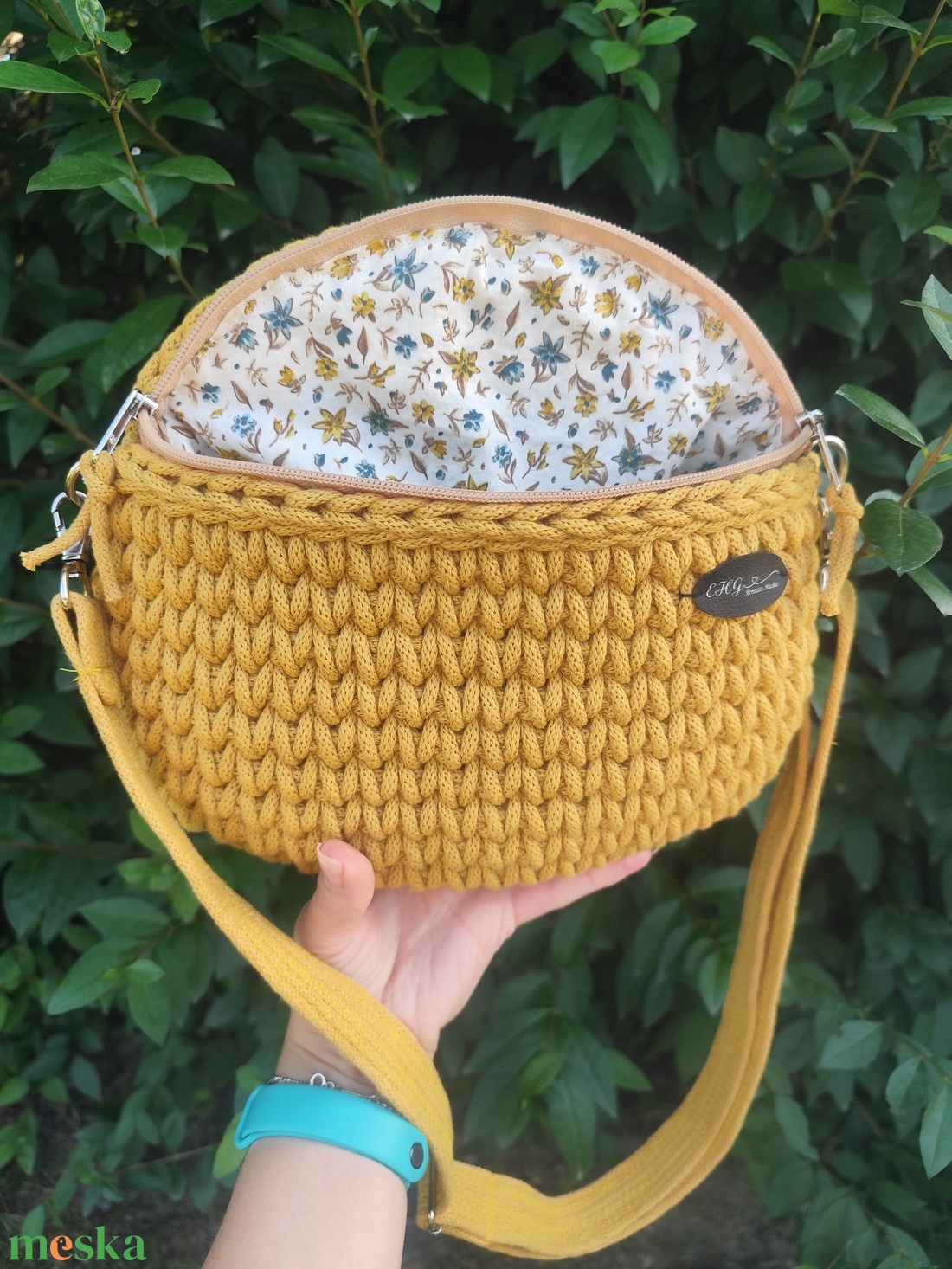 Horgolt crossbody  - táska & tok - kézitáska & válltáska - vállon átvethető táska - Meska.hu Horgolt crossbody  - táska & tok - kézitáska & válltáska - vállon átvethető táska - Meska.hu