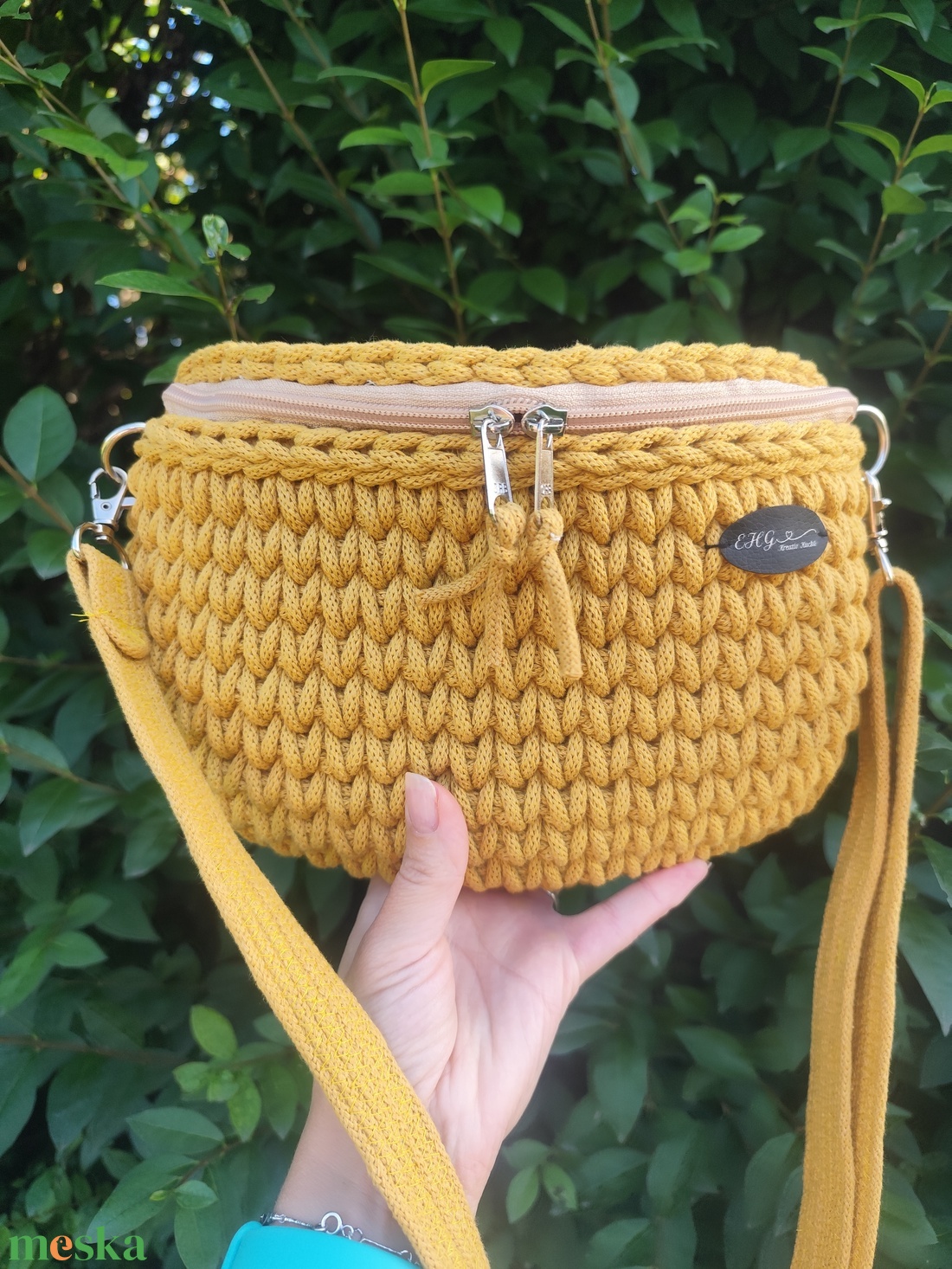 Horgolt crossbody  - táska & tok - kézitáska & válltáska - vállon átvethető táska - Meska.hu Horgolt crossbody  - táska & tok - kézitáska & válltáska - vállon átvethető táska - Meska.hu