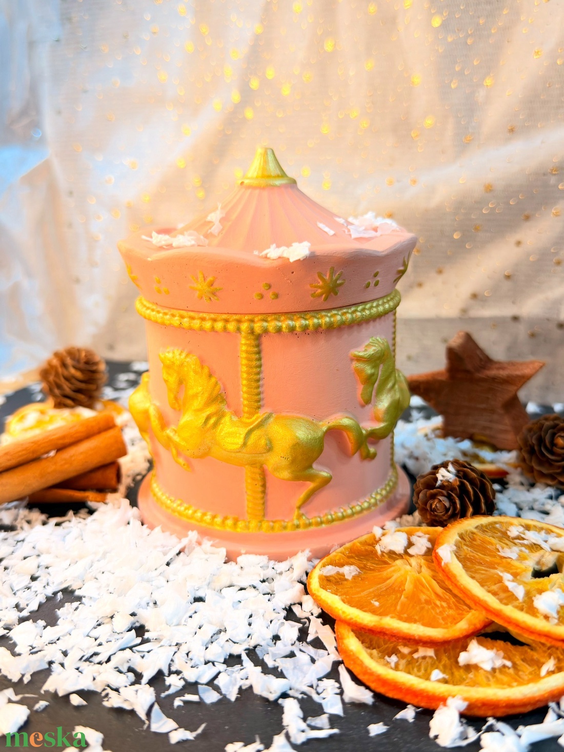 Illatgyertya körhinta formájú tégelyben - karácsony - karácsonyi lakásdekoráció - karácsonyi illatgyertya, mécses - Meska.hu