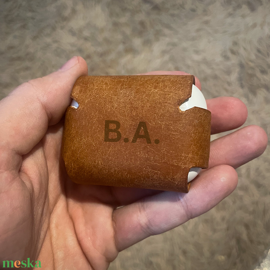 Bőr Airpods tok többféle színben, gravírozással - táska & tok - pénztárca & más tok - fülhallgató tok  - Meska.hu Bőr Airpods tok többféle színben, gravírozással - táska & tok - pénztárca & más tok - fülhallgató tok  - Meska.hu