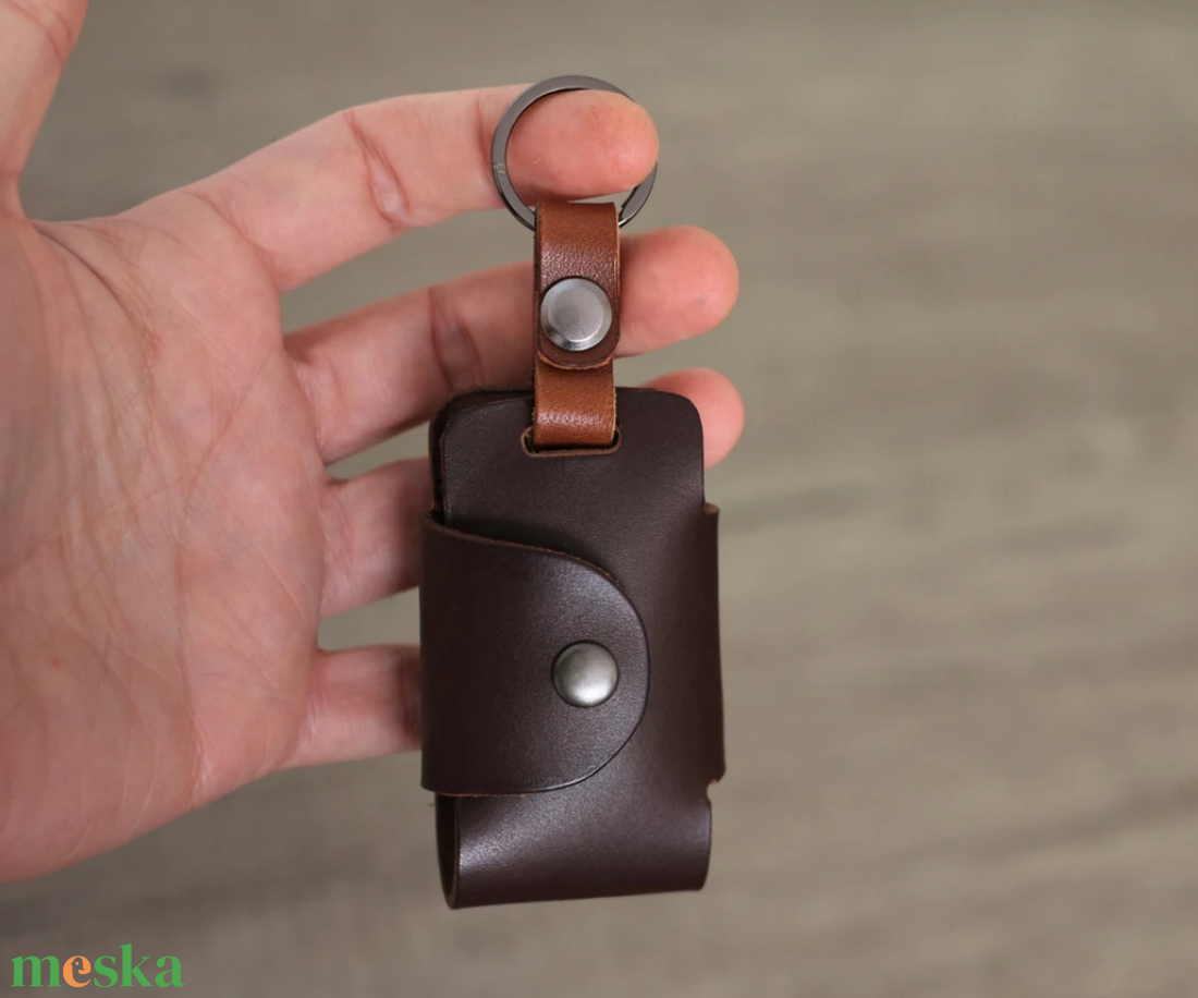 Bőr kocsikulcs tartó � egyedi méretben, gravírozással - táska & tok - kulcstartó & táskadísz - kulcstartó - Meska.hu