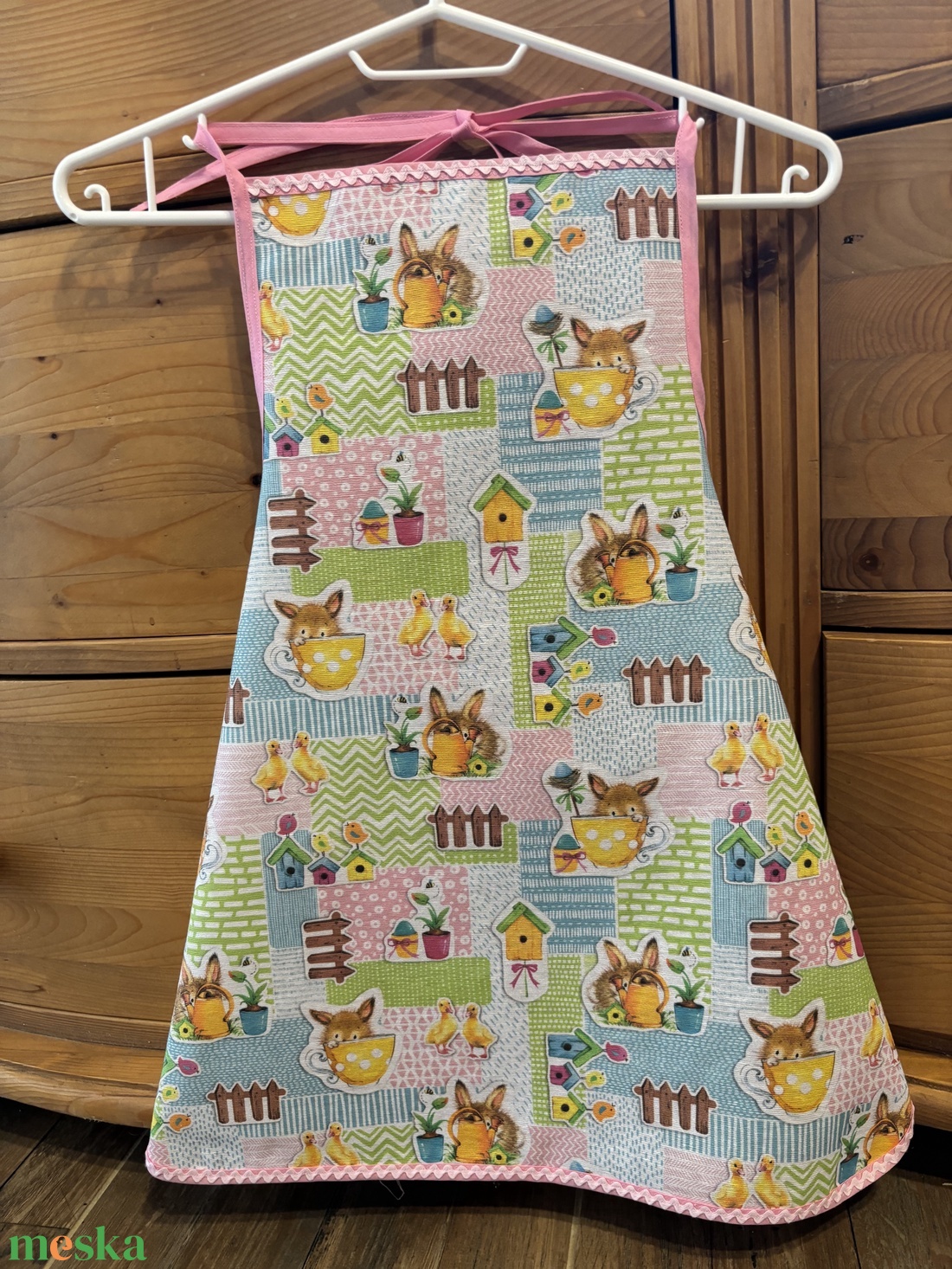 Húsvéti kislány kötény - otthon & életmód - konyhafelszerelés, tálalás - konyhai textil - kötény - Meska.hu