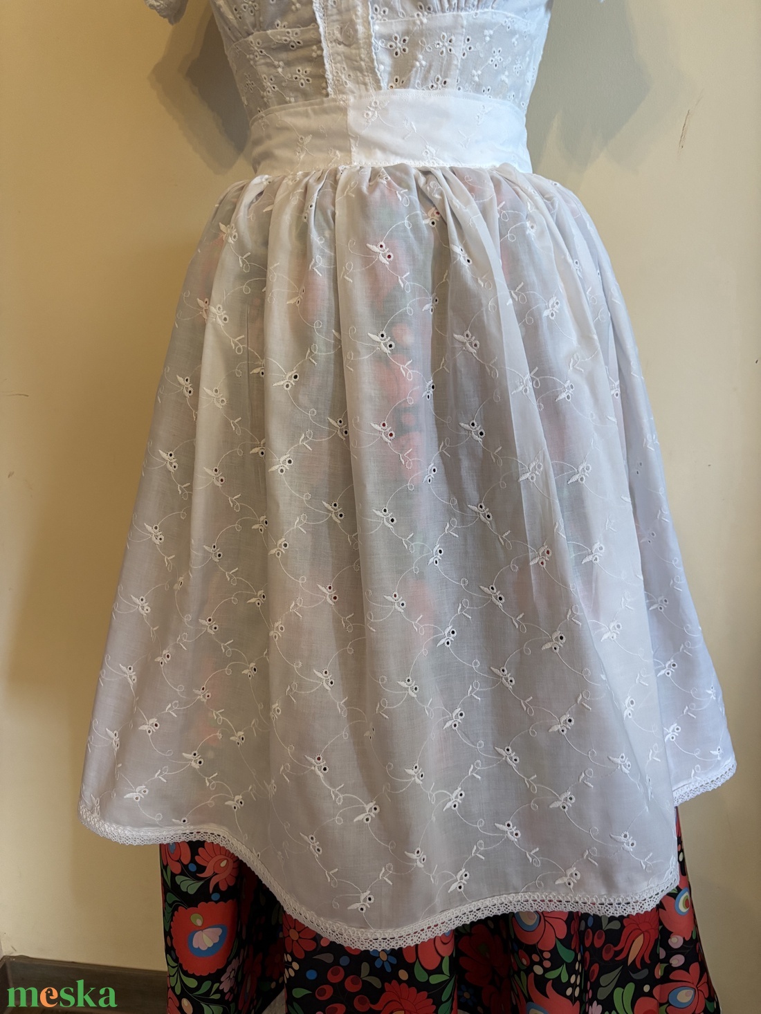 Madeira csipkés, néptáncos kötény, folklór, népviselet - otthon & életmód - konyhafelszerelés, tálalás - konyhai textil - kötény - Meska.hu