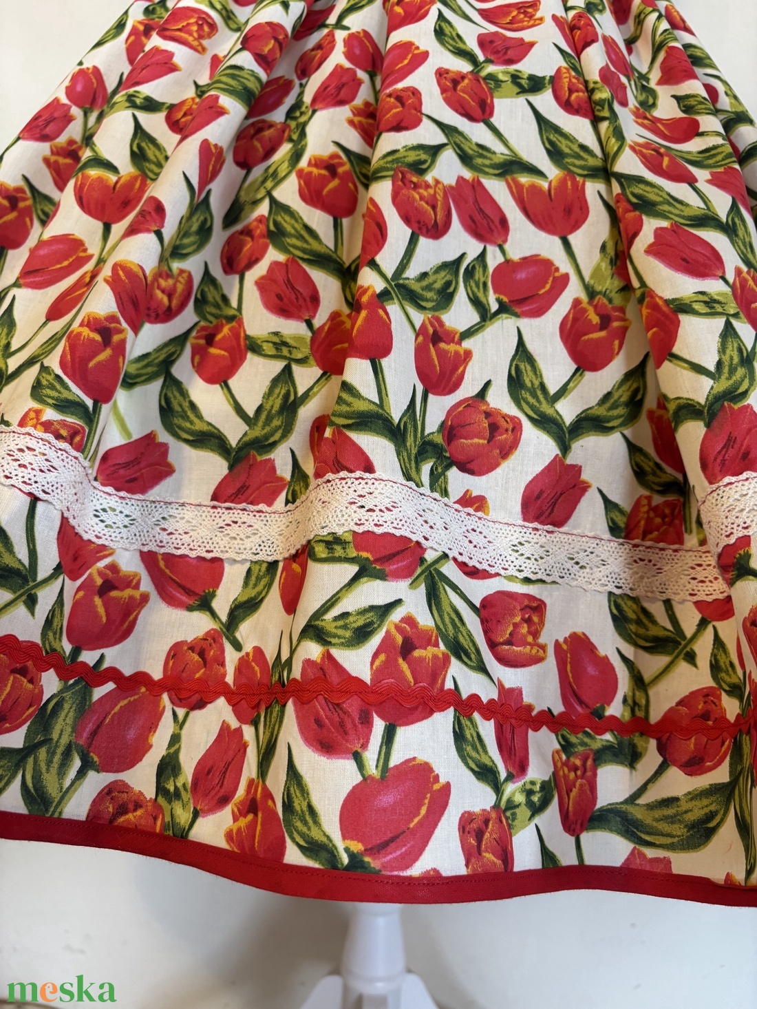 Piros tulipán mintás néptáncos, folklór, népviseleti szoknya - ruha & divat - női ruha - szoknya - Meska.hu