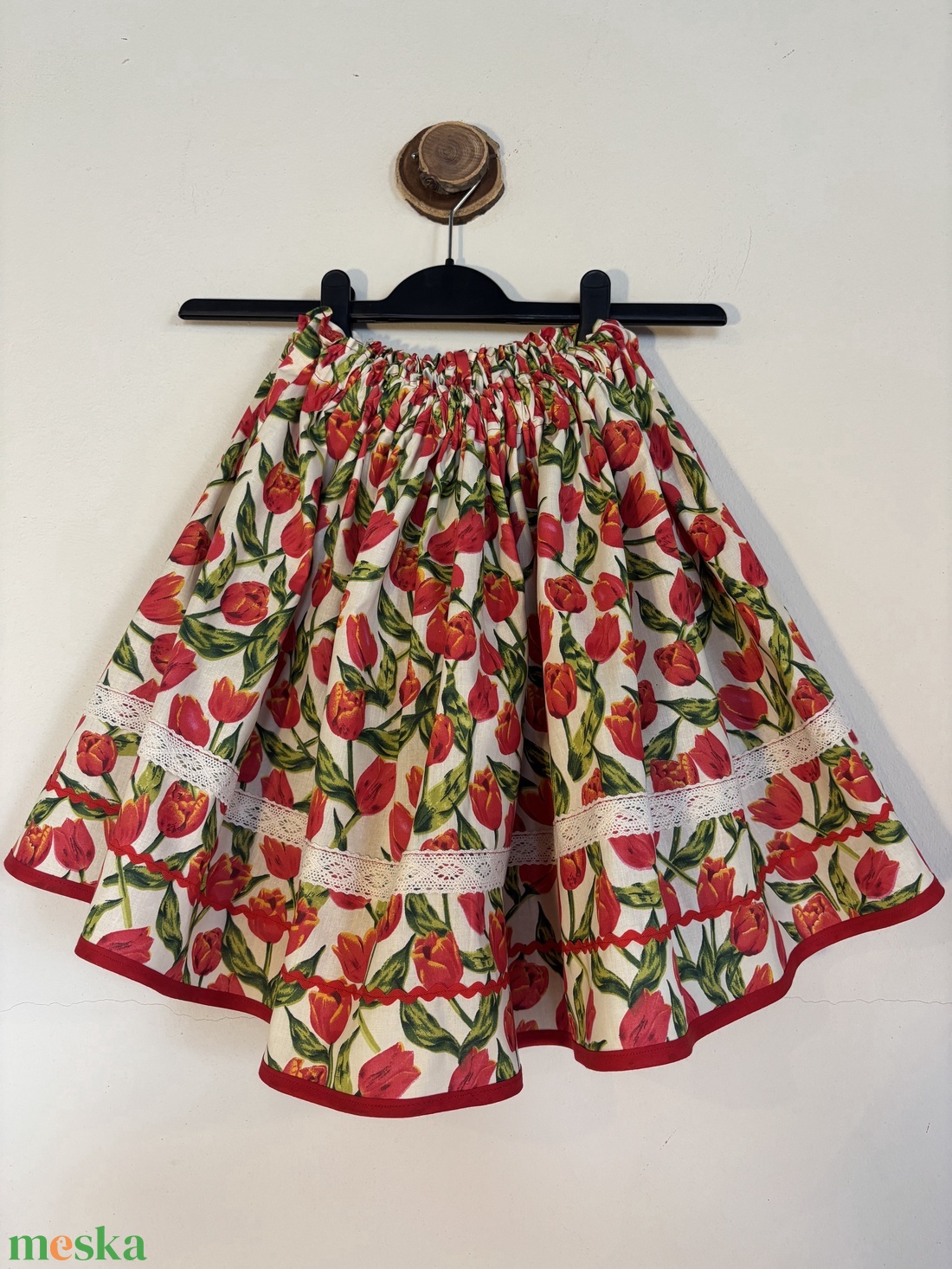 Piros tulipán mintás néptáncos, folklór szoknya - ruha & divat - női ruha - szoknya - Meska.hu
