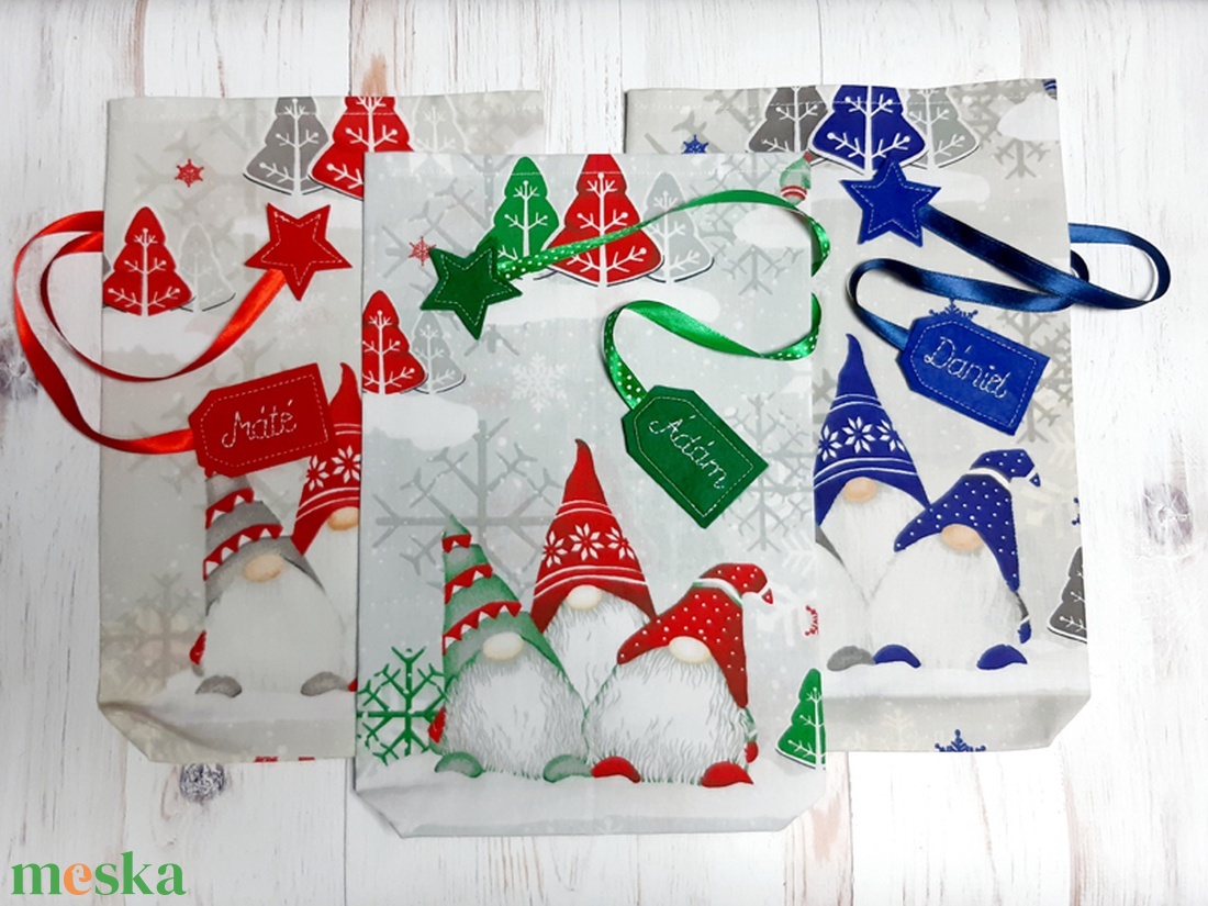 Piros-zöld manós textil Mikulás zsák a celofán zacskó helyett - karácsony - mikulás - mikulás zsák, zokni, csizma - Meska.hu Piros-zöld manós textil Mikulás zsák a celofán zacskó helyett - karácsony - mikulás - mikulás zsák, zokni, csizma - Meska.hu