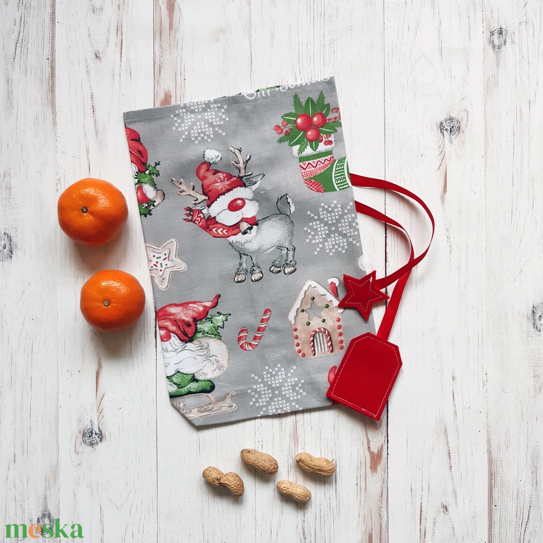 Nevesíthető szürke Télapós, rénszarvasos textil mikulászsák a celofán zacskó helyett - karácsony - mikulás - mikulás zsák - Meska.hu