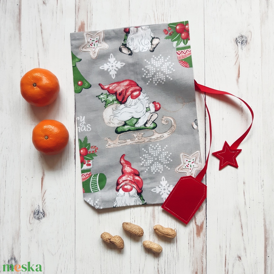 Nevesíthető szürke Télapós, rénszarvasos textil mikulászsák a celofán zacskó helyett - karácsony - mikulás - mikulás zsák - Meska.hu