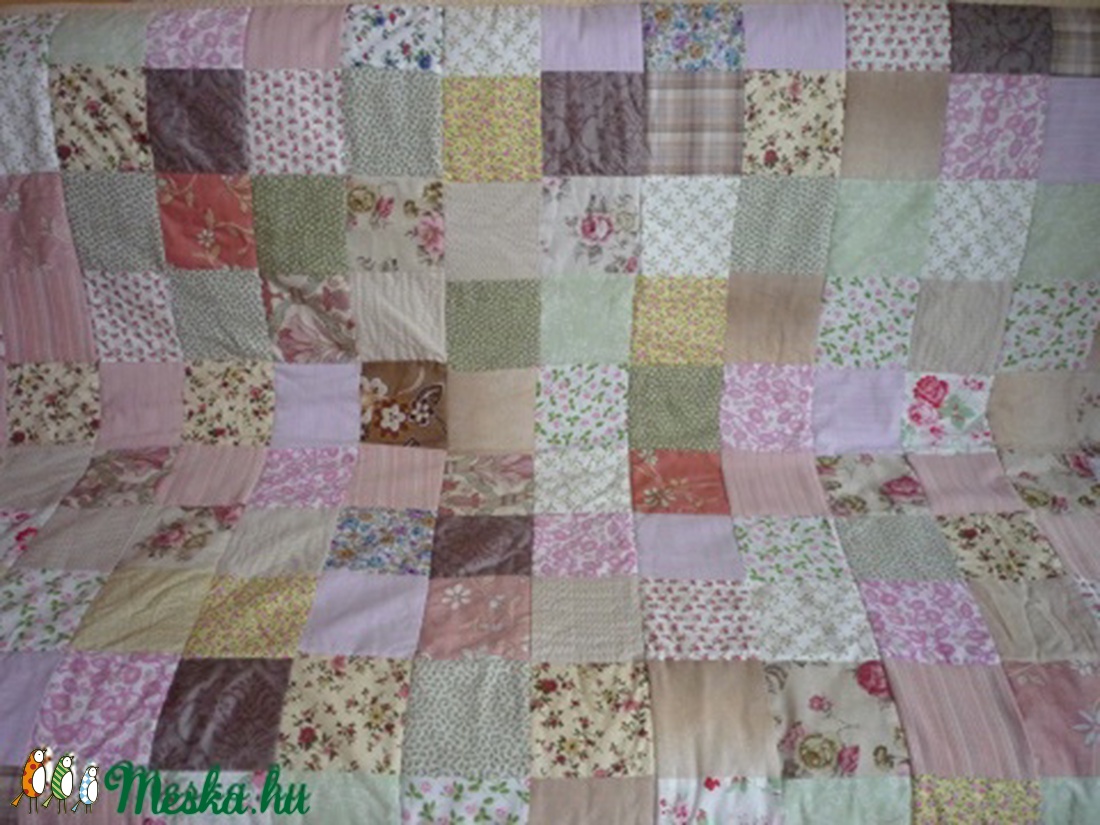 Kockás- virágos patchwork ágytakaró -  - Meska.hu
