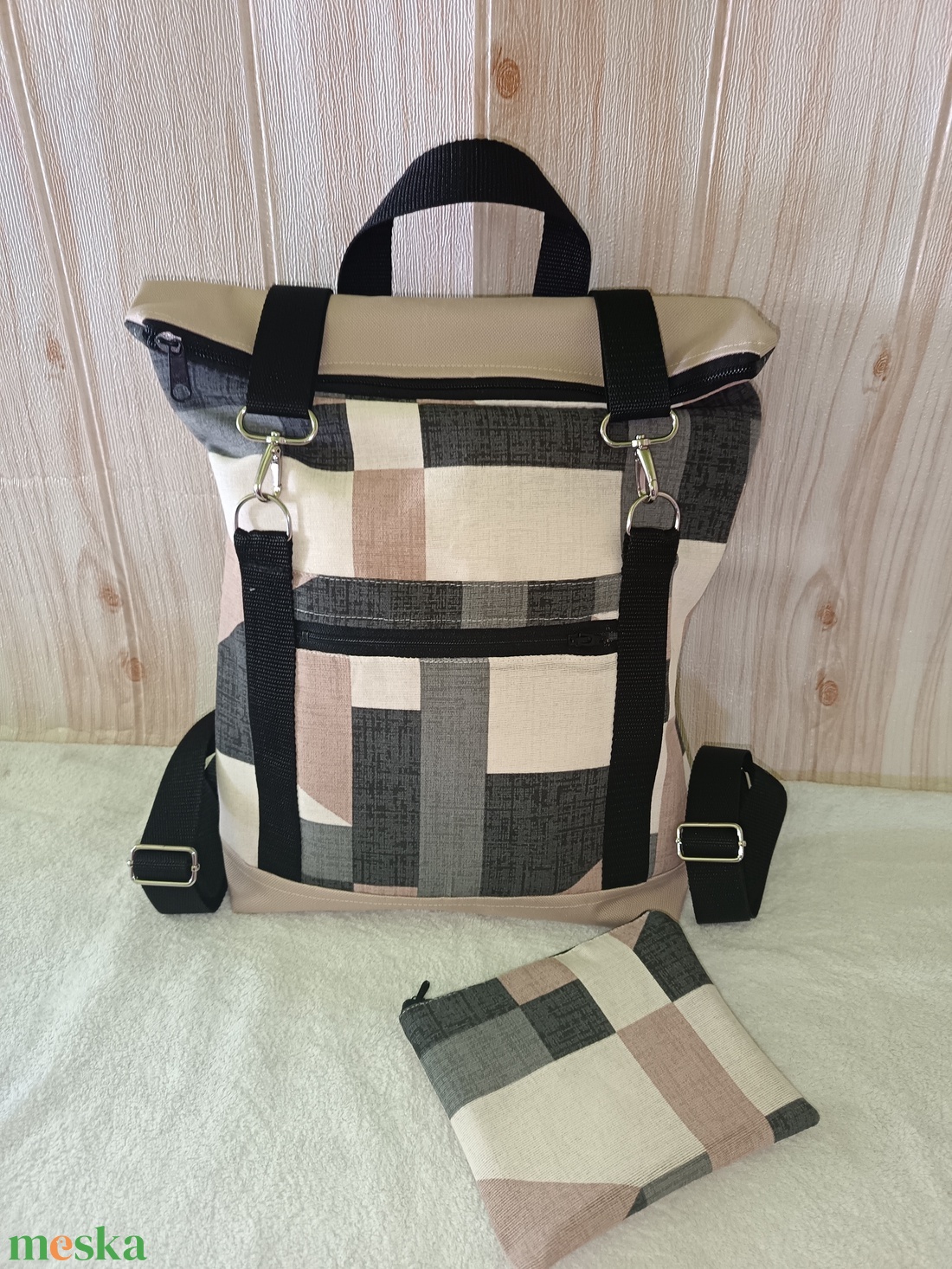 Egyedi készítésű erős vastag hatizsák vizlepergetős. Neszeszerrel  - táska & tok - hátizsák - roll top hátizsák - Meska.hu