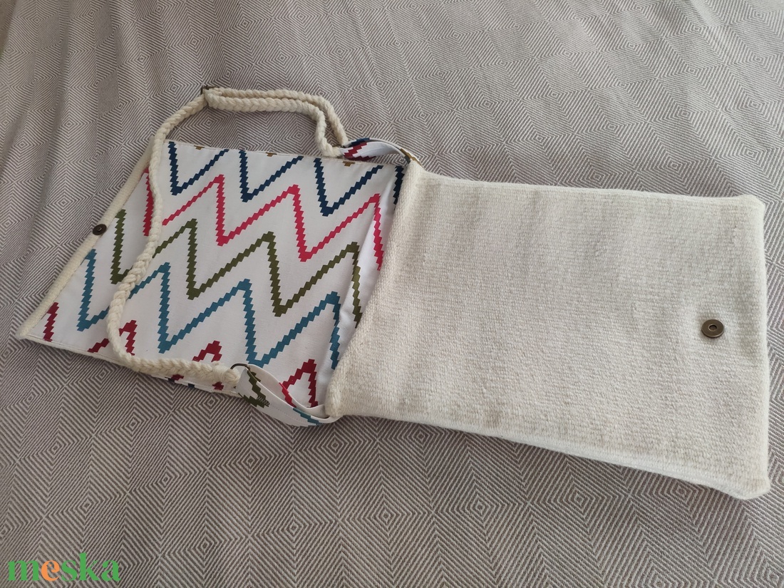 'KILIM LIGHTS' kézzel szőtt nagyméretű gyapjú táska/tarisznya - táska & tok - kézitáska & válltáska - tarisznya - Meska.hu 'KILIM LIGHTS' kézzel szőtt nagyméretű gyapjú táska/tarisznya - táska & tok - kézitáska & válltáska - tarisznya - Meska.hu