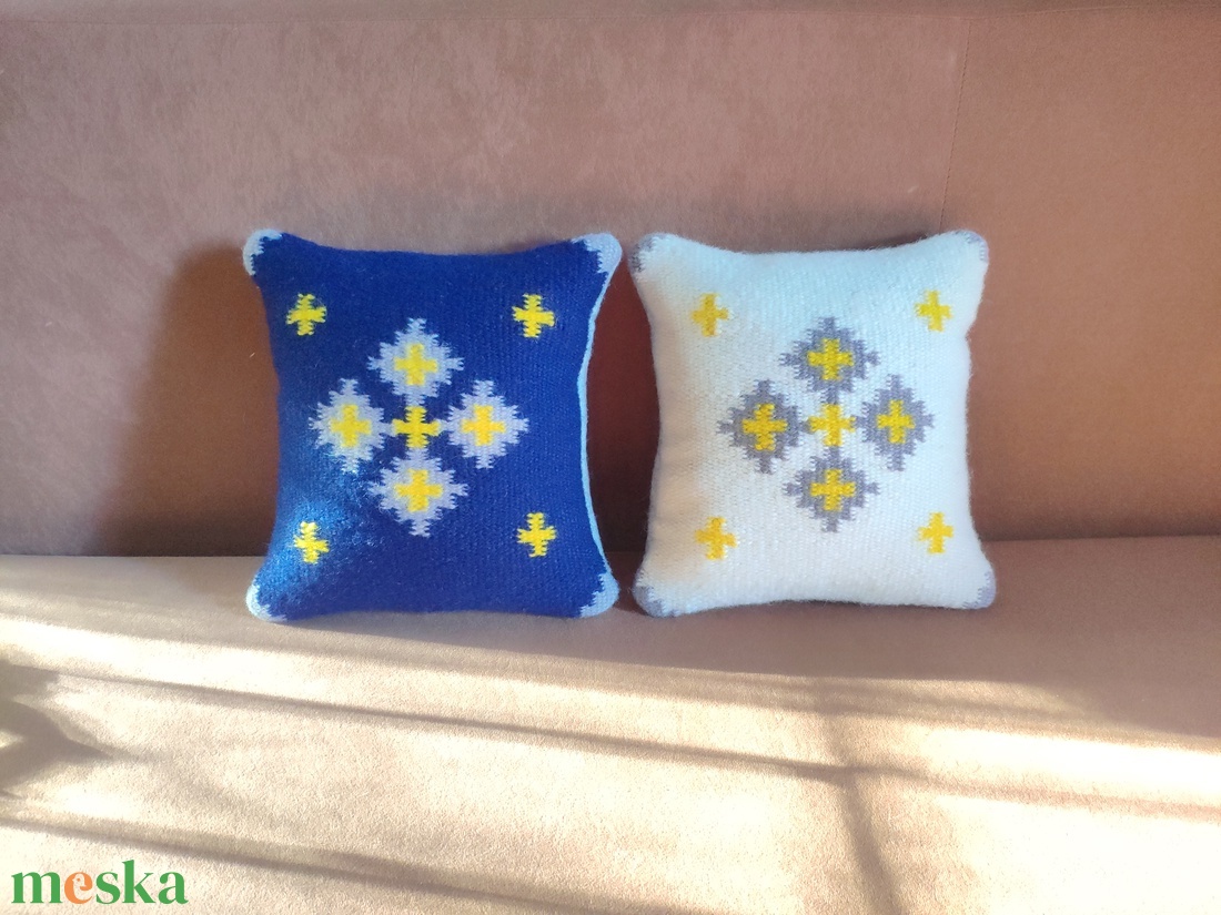'ÉJFÉLI NAPSÜTÉS' kézzel szőtt díszpárna garnitúra kézzel festett gyapjú fonalból - otthon & életmód - lakástextil - párna & párnahuzat - Meska.hu