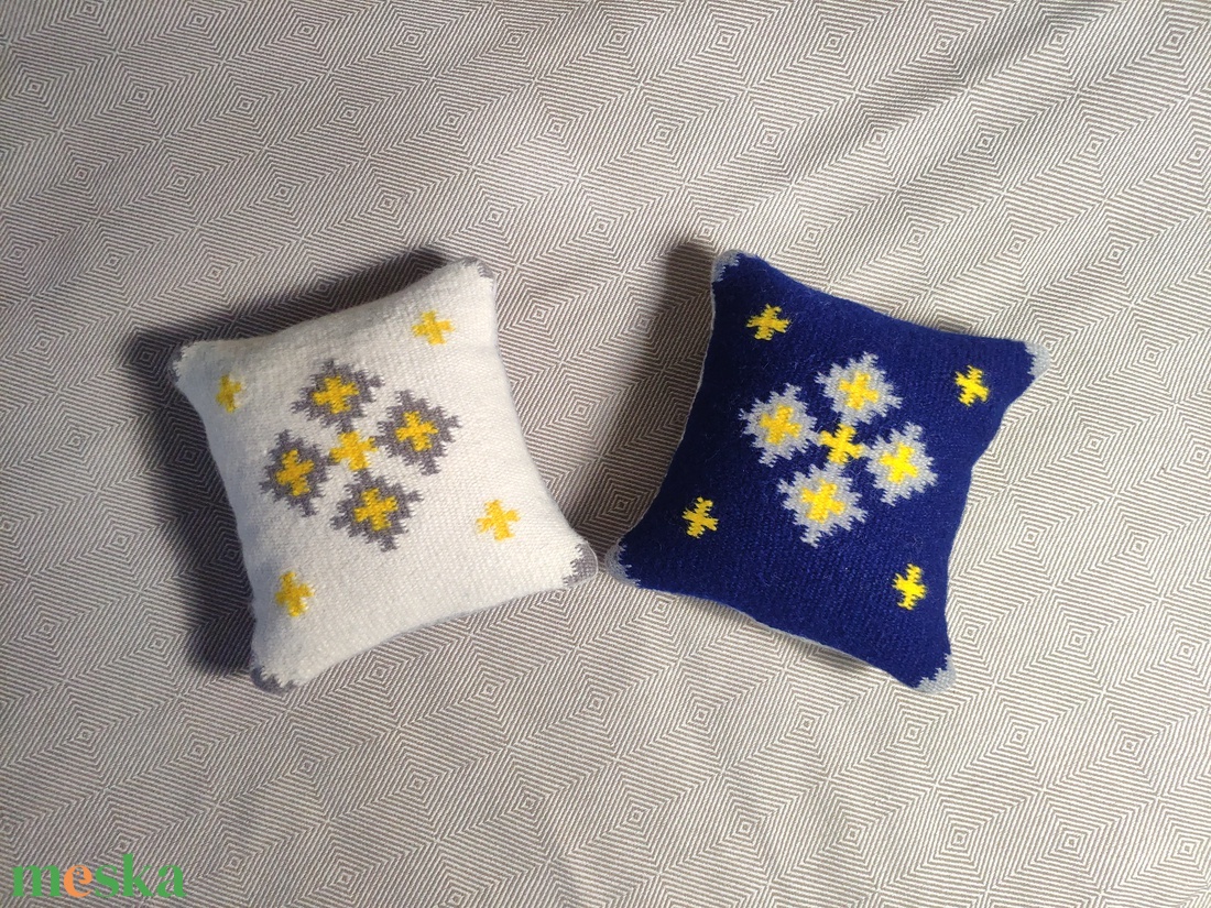 'ÉJFÉLI NAPSÜTÉS' kézzel szőtt díszpárna garnitúra kézzel festett gyapjú fonalból - otthon & életmód - lakástextil - párna & párnahuzat - Meska.hu