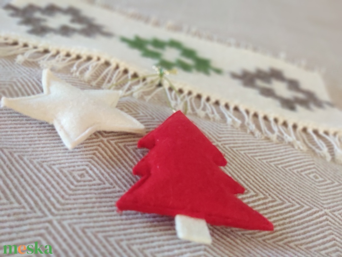 'FEHÉR KARÁCSONY' kézzel szőtt téli/karácsonyi dísz, dekoráció gyapjúból - karácsony - karácsonyi lakásdekoráció - karácsonyi lakásdíszek - Meska.hu