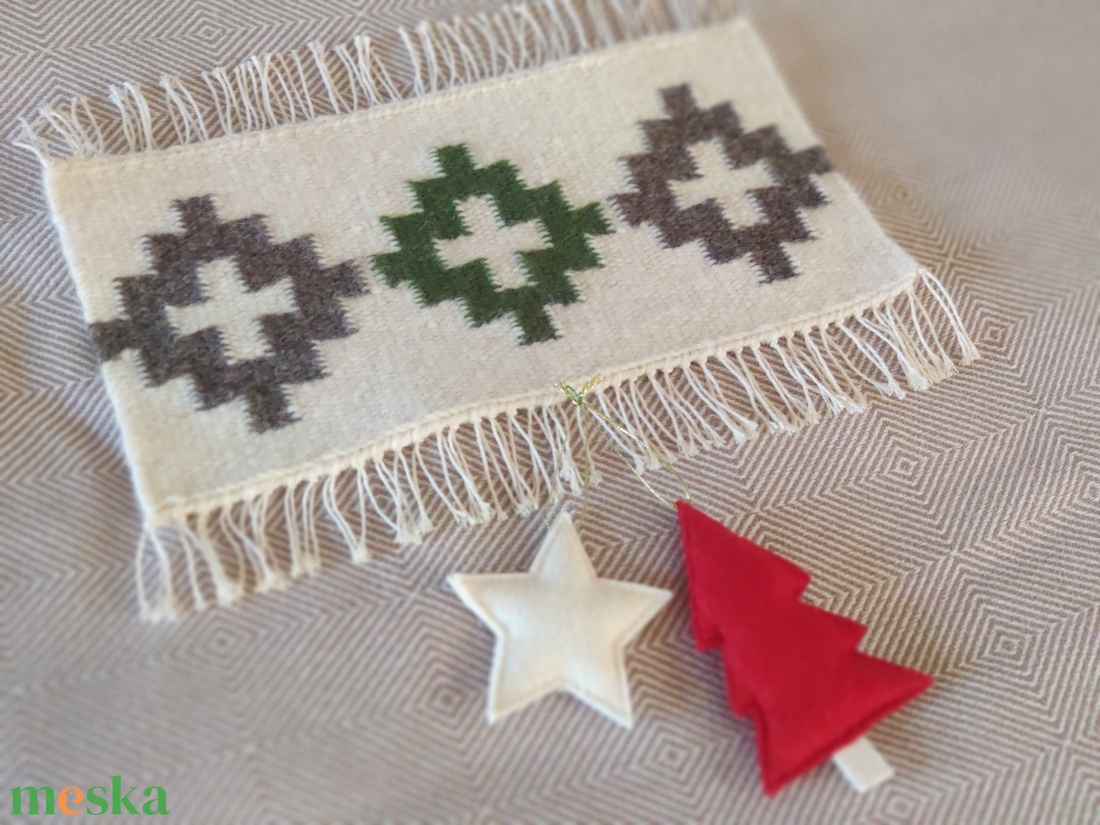 'FEHÉR KARÁCSONY' kézzel szőtt téli/karácsonyi dísz, dekoráció gyapjúból - karácsony - karácsonyi lakásdekoráció - karácsonyi lakásdíszek - Meska.hu