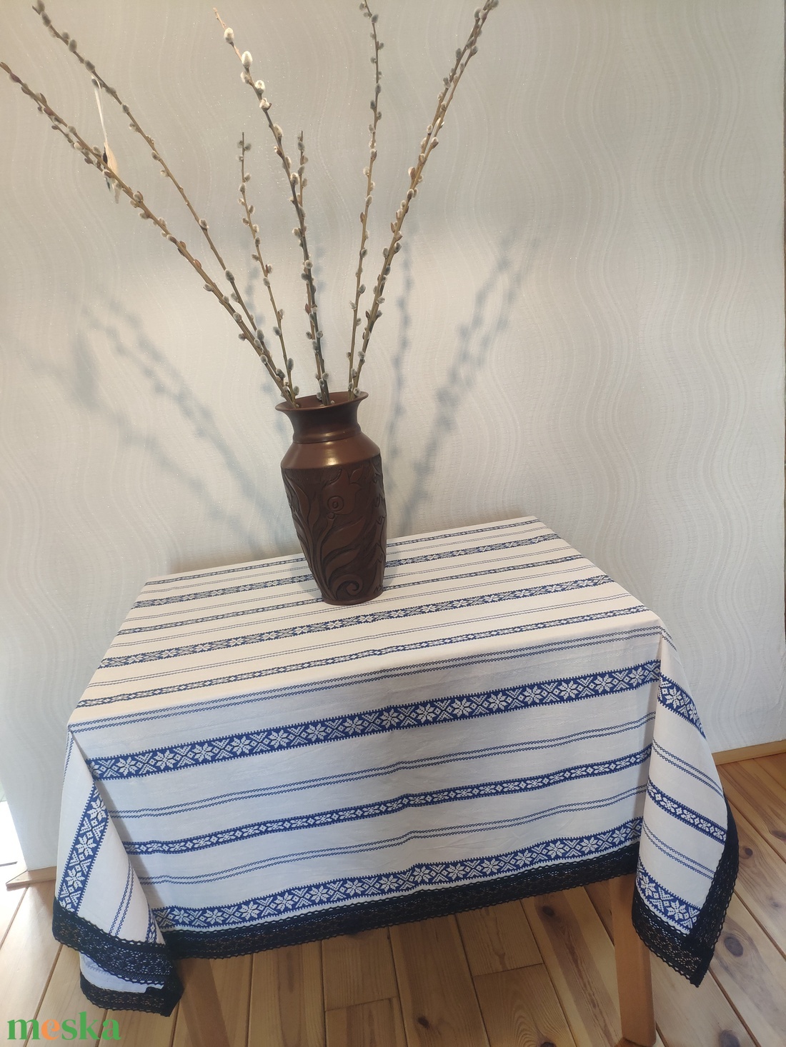Népi mintás ünnepi terítő pamutcsipke szegéllyel - KÉK - otthon & életmód - lakástextil - abrosz, terítő - asztalfutó - Meska.hu