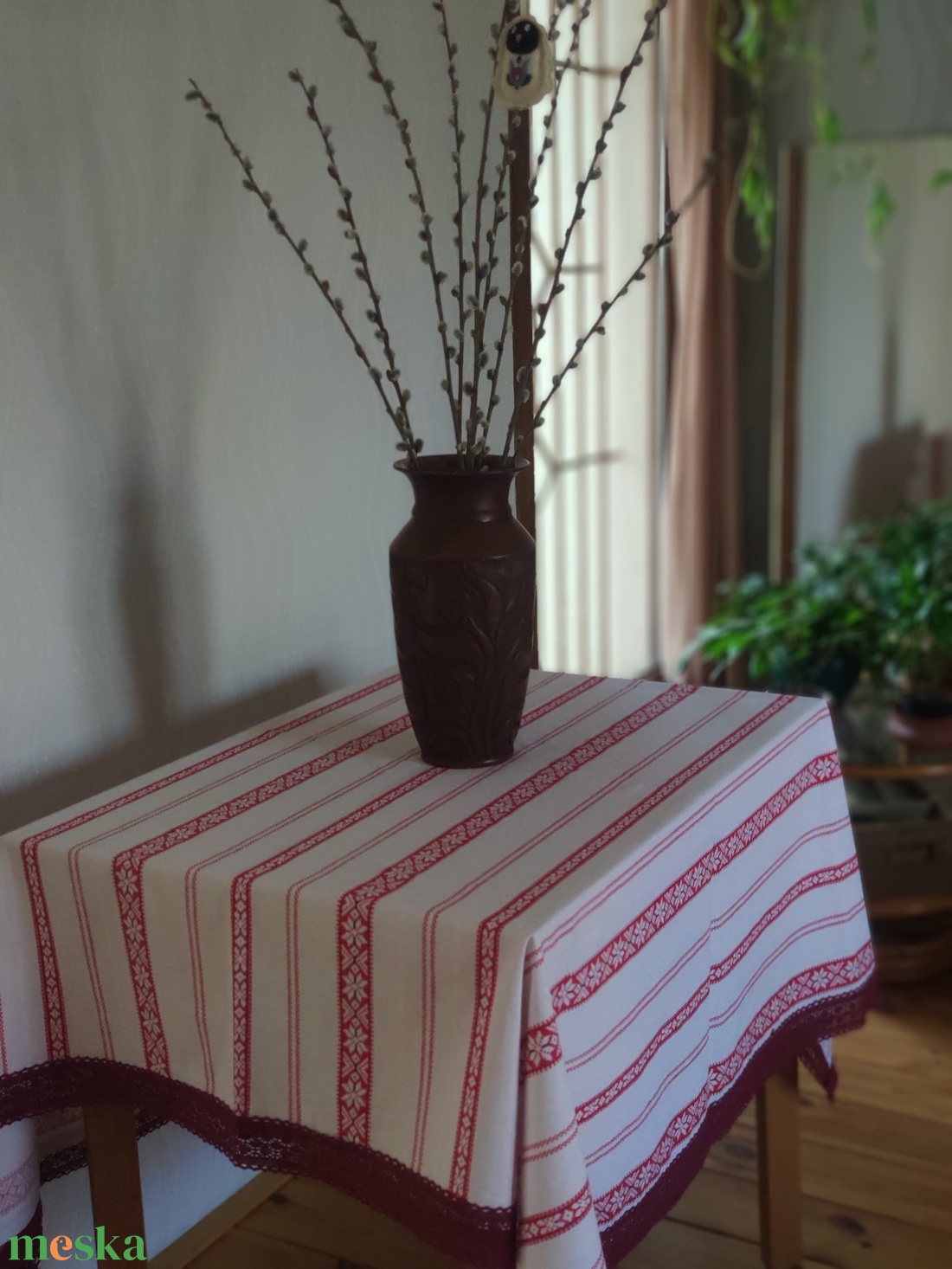 Népi mintás ünnepi terítő pamutcsipke szegéllyel - PIROS - otthon & életmód - lakástextil - abrosz, terítő - asztalfutó - Meska.hu