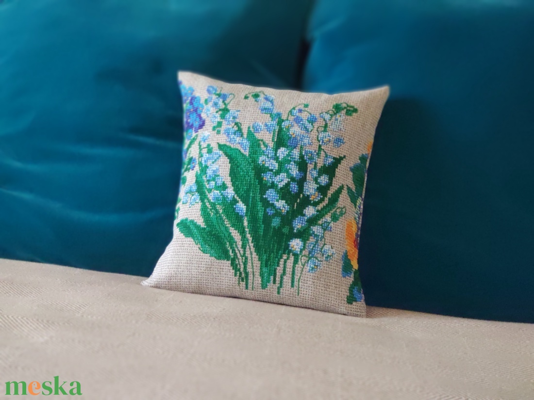 'Tavaszi csokor -Gyöngyvirág' gobelin hatású pamutvászon díszpárna - otthon & életmód - lakástextil - párna & párnahuzat - díszpárna (belsővel együtt) - Meska.hu