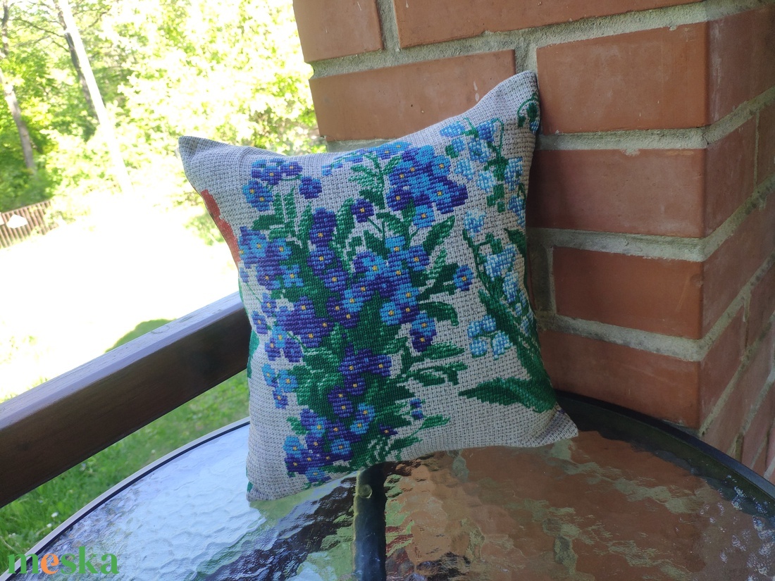 'Tavaszi csokor - Nefelejcs' gobelin hatású pamutvászon díszpárna - otthon & életmód - lakástextil - párna & párnahuzat - díszpárna (belsővel együtt) - Meska.hu