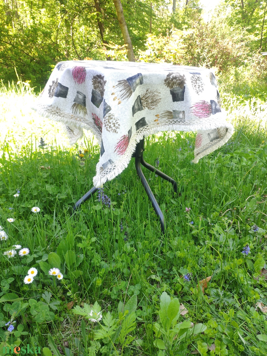 'VIRÁGZÓ TERASZ' rojtos terítő cserepes virágokkal - otthon & életmód - lakástextil - abrosz, terítő - asztalközép terítő - Meska.hu