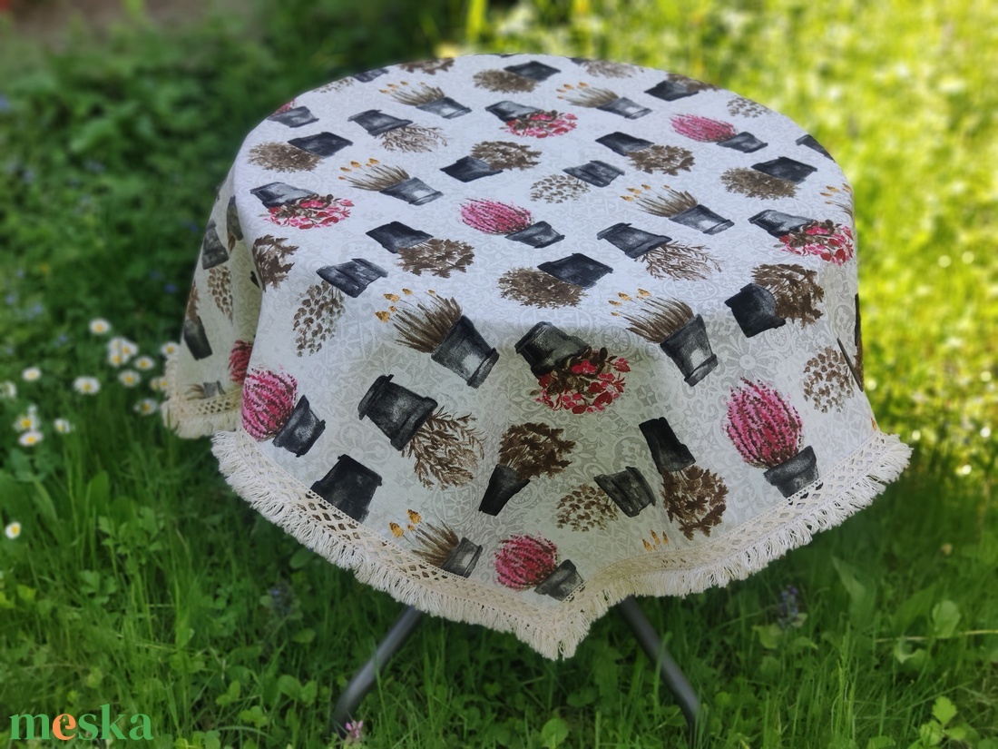 'VIRÁGZÓ TERASZ' rojtos terítő cserepes virágokkal - otthon & életmód - lakástextil - abrosz, terítő - asztalközép terítő - Meska.hu