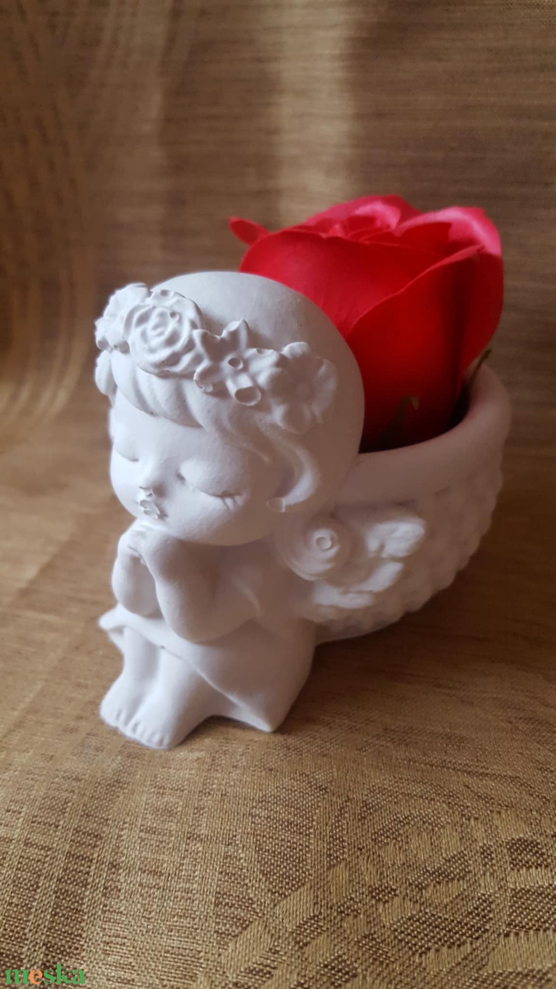 Angyal kaspó piros szappanrózsával LIMITÁLT - otthon & életmód - dekoráció - dísztárgy - Meska.hu Angyal kaspó piros szappanrózsával LIMITÁLT - otthon & életmód - dekoráció - dísztárgy - Meska.hu