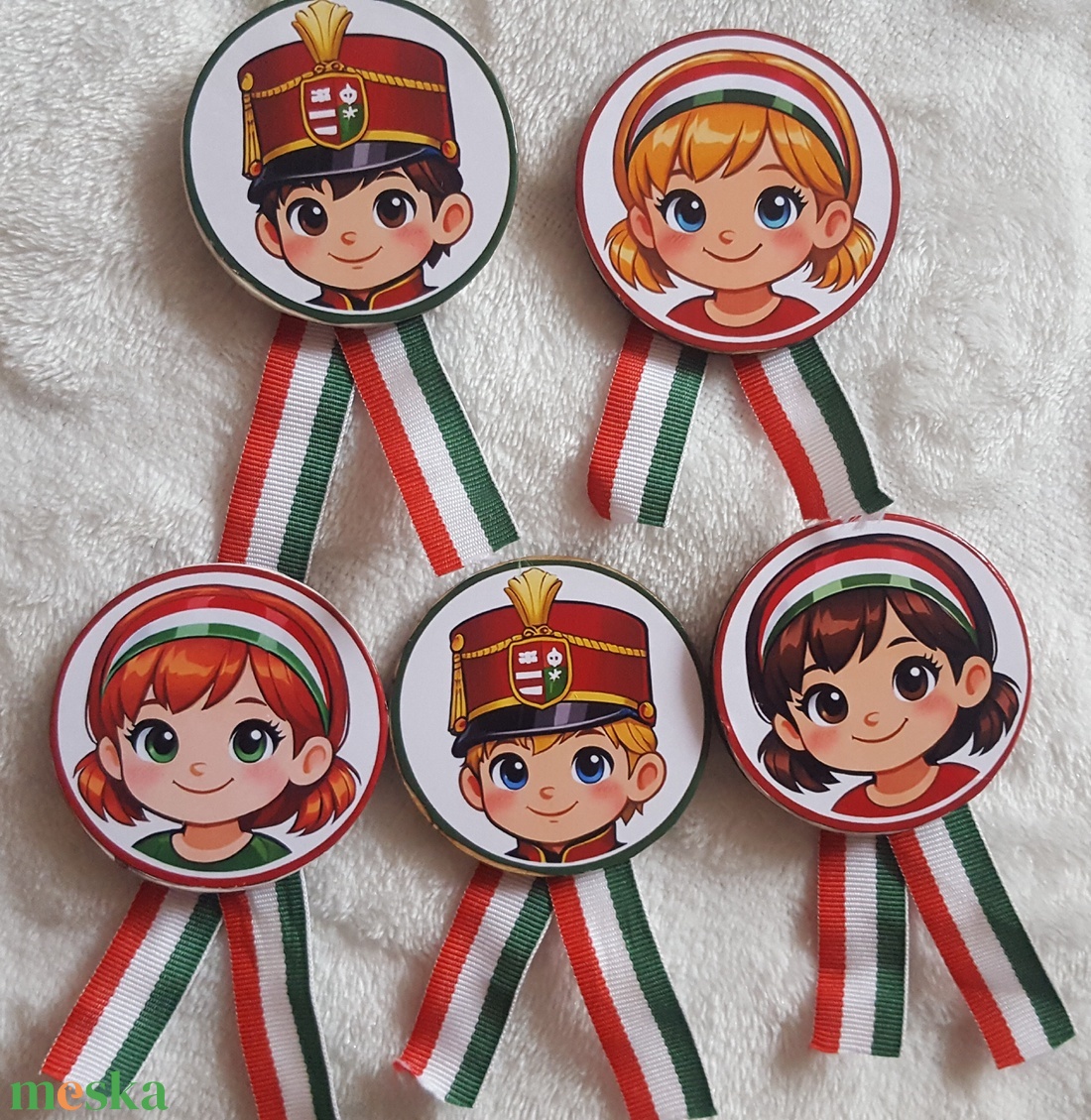 Kokárda csomag egyedi kedvezménnyel - ékszer - kitűző és bross - Meska.hu