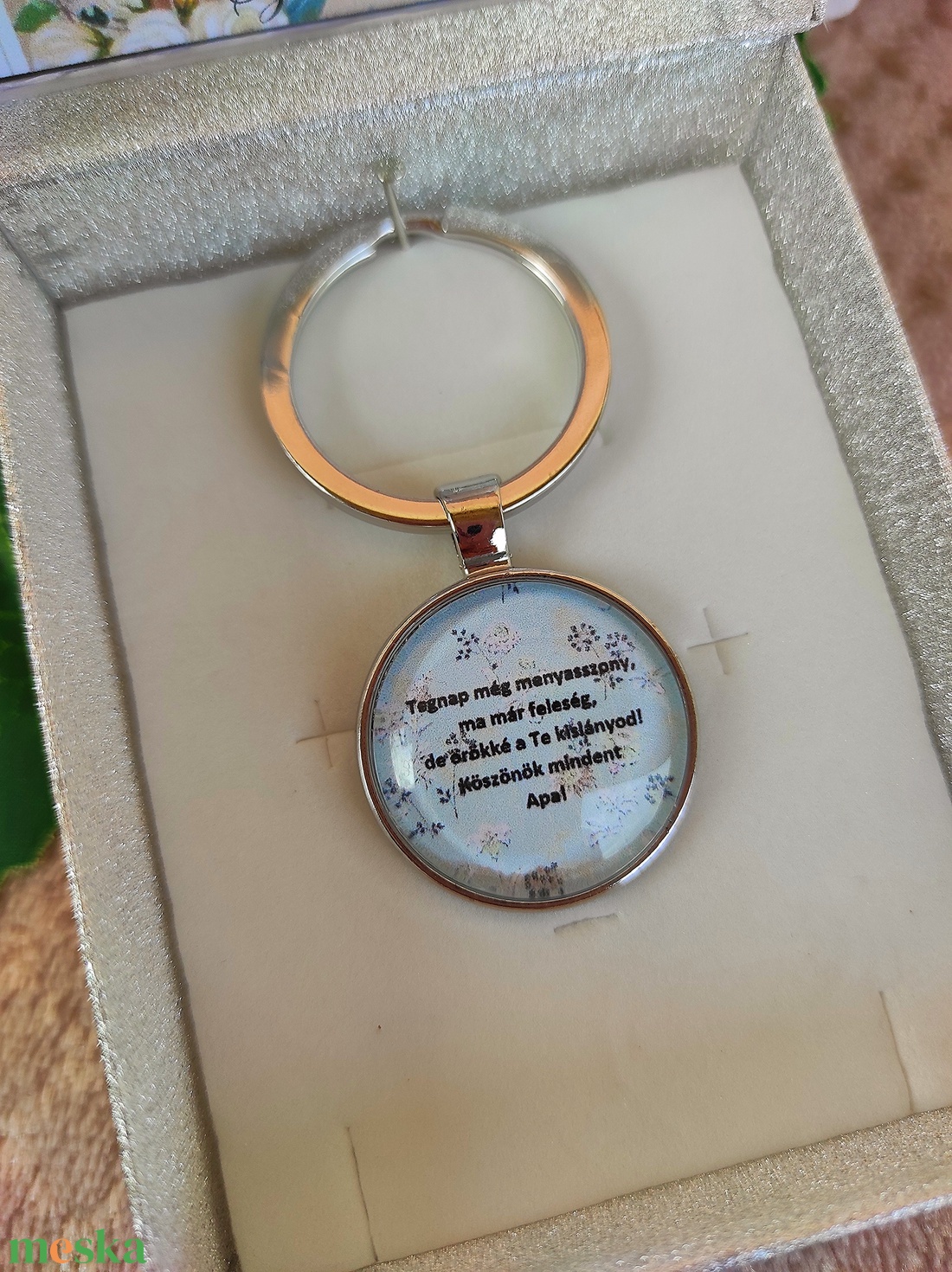 Örömapa - menyasszony - ajándék kulcstartó díszdobozban - esküvő - emlék & ajándék - szülőköszöntő ajándék - Meska.hu Örömapa - menyasszony - ajándék kulcstartó díszdobozban - esküvő - emlék & ajándék - szülőköszöntő ajándék - Meska.hu