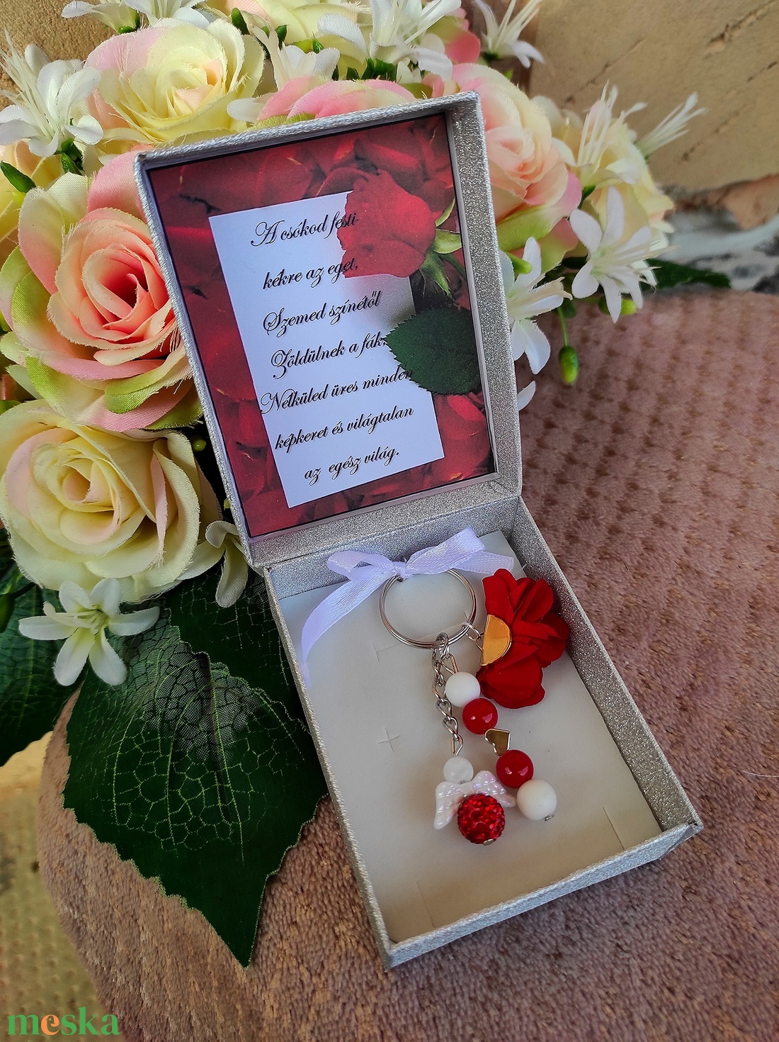 Piros szerelem ásvány angyalos kulcstartó dobozban - táska & tok - kulcstartó & táskadísz - kulcstartó - Meska.hu Piros szerelem ásvány angyalos kulcstartó dobozban - táska & tok - kulcstartó & táskadísz - kulcstartó - Meska.hu