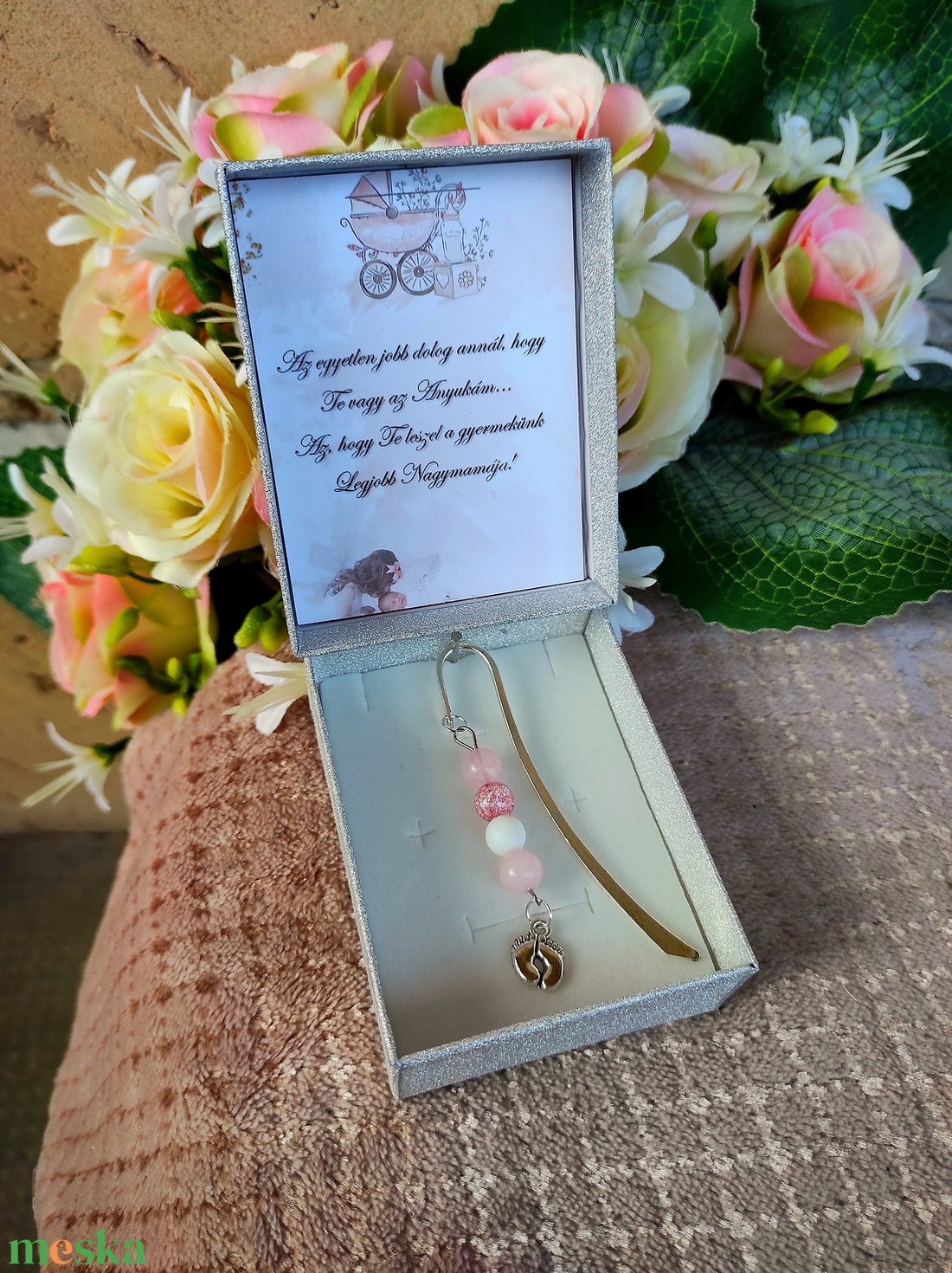 Bababejelentő rózsaszín nagymama ajándék - könyv & zene - könyvjelző - Meska.hu Bababejelentő rózsaszín nagymama ajándék - könyv & zene - könyvjelző - Meska.hu