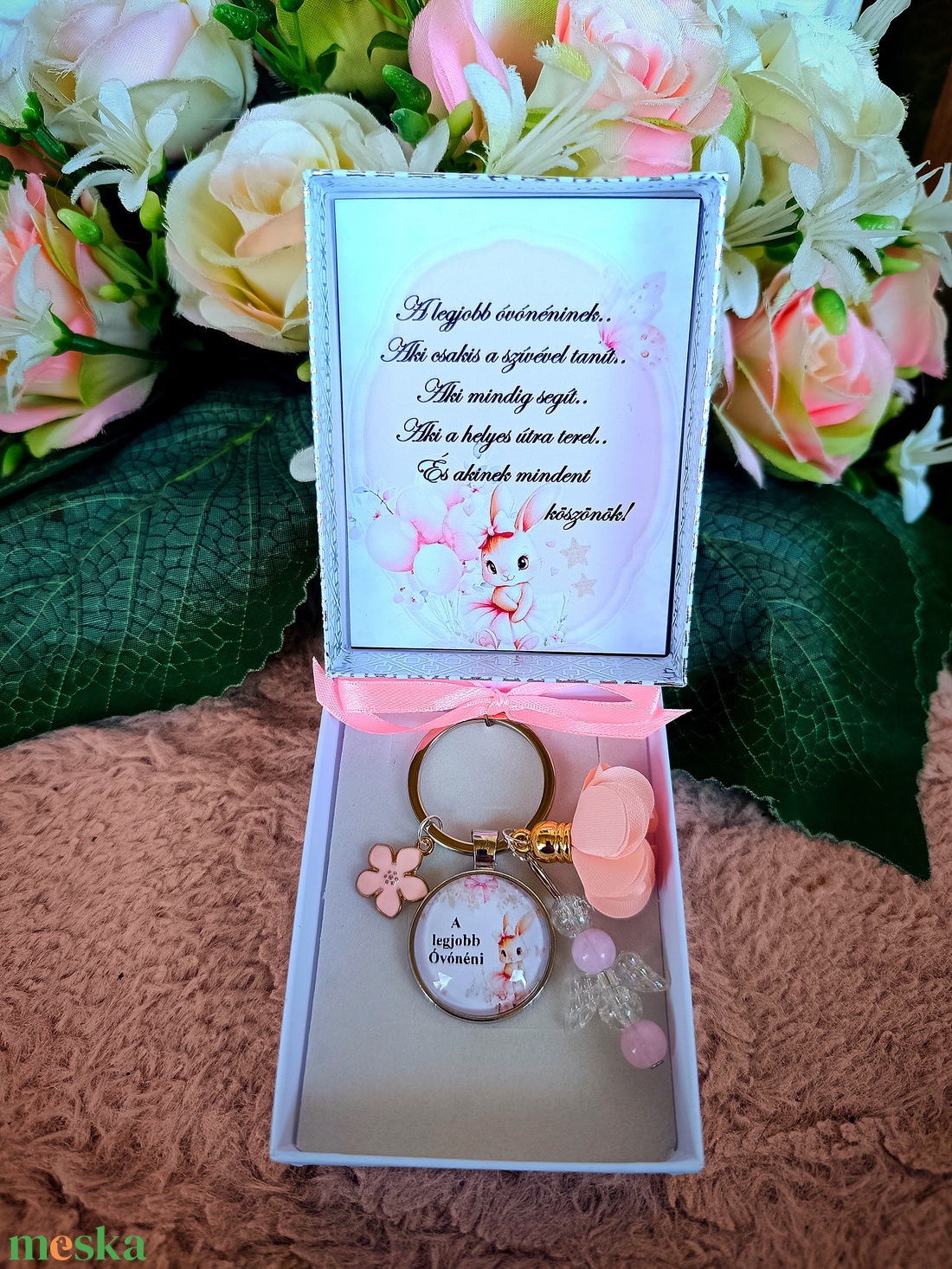 Ajándék pedagógusnak, óvónéninek egyedi kulcstartó nyuszis - táska & tok - kulcstartó & táskadísz - kulcstartó - Meska.hu