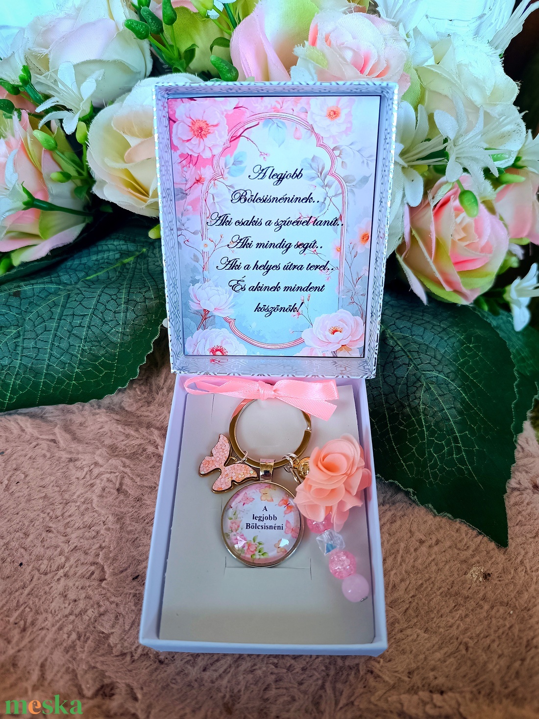 Ajándék pedagógusnak, bölcsisnéni egyedi kulcstartó pillangós - táska & tok - kulcstartó & táskadísz - kulcstartó - Meska.hu