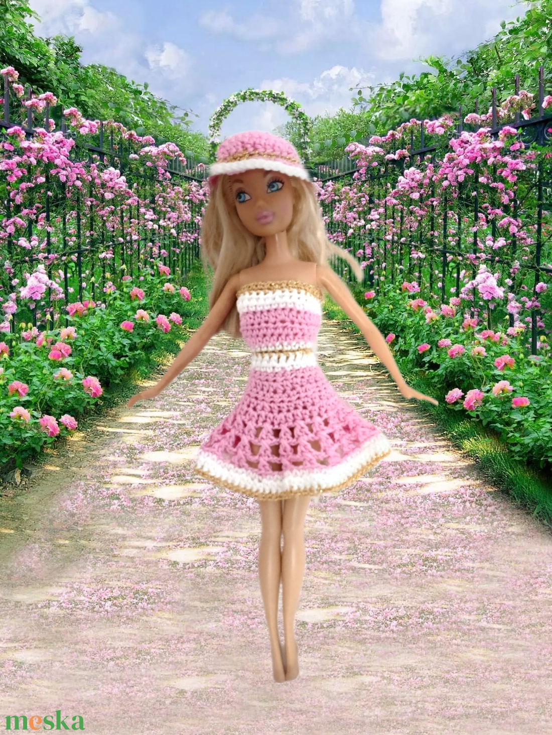Horgolt rózsaszín-fehér arany díszítésű ruha Barbie babára (106). Új. - játék & sport - baba & babaház - barbie ruhák - Meska.hu Horgolt rózsaszín-fehér arany díszítésű ruha Barbie babára (106). Új. - játék & sport - baba & babaház - barbie ruhák - Meska.hu