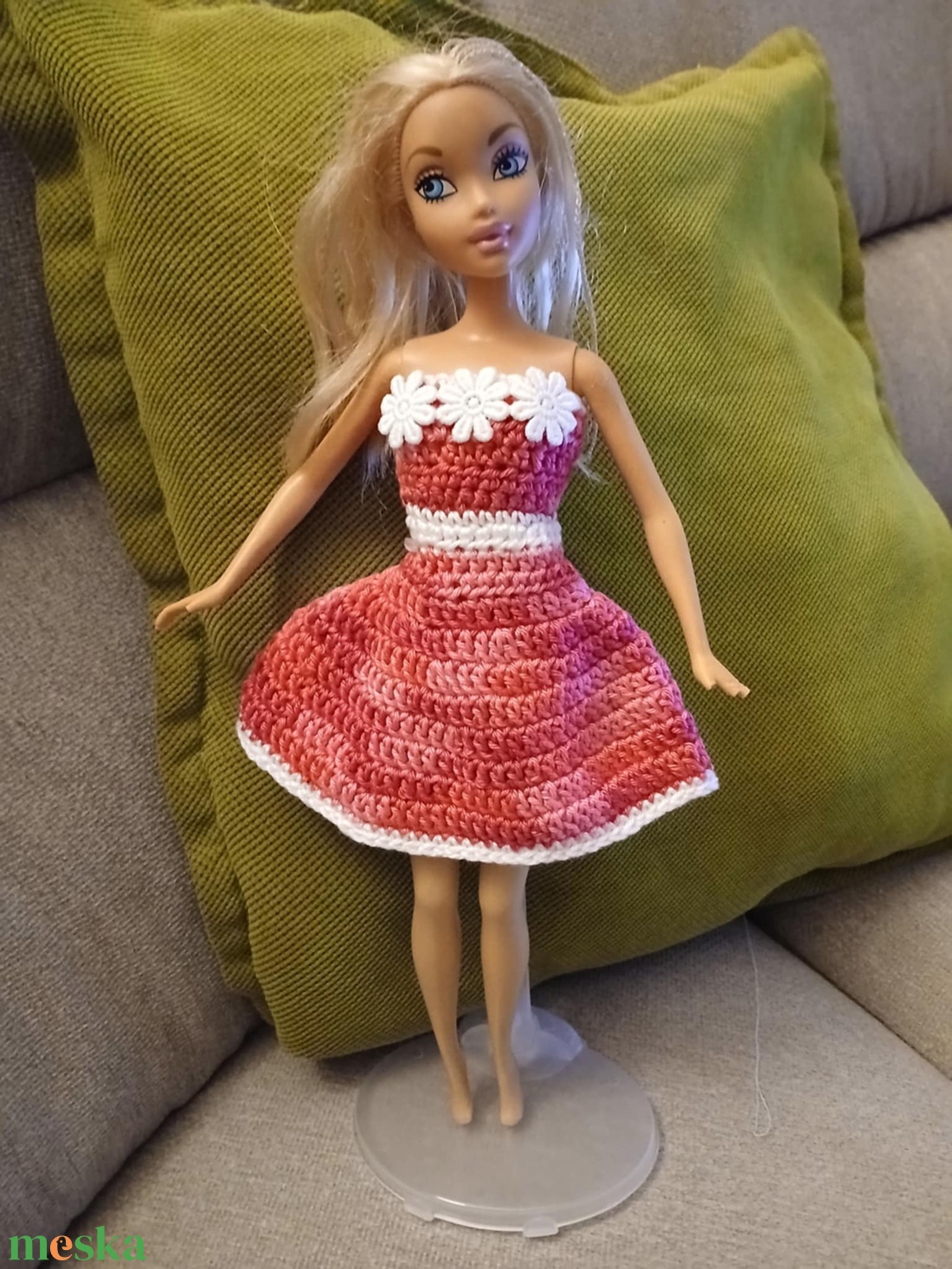 Horgolt ruha pink-fehér. Új. Kézműves termék 1900/db. - játék & sport - baba & babaház - barbie ruhák - Meska.hu