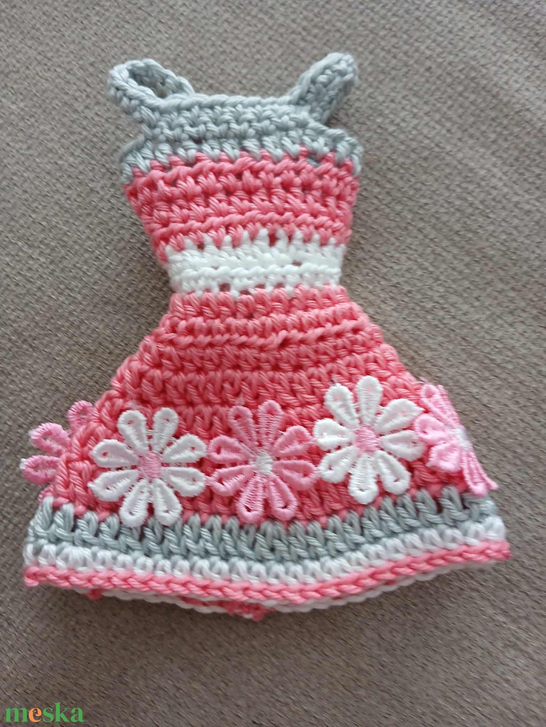 Rózsaszín horgolt Barbie ruha virágokkal. - játék & sport - baba & babaház - barbie ruhák - Meska.hu